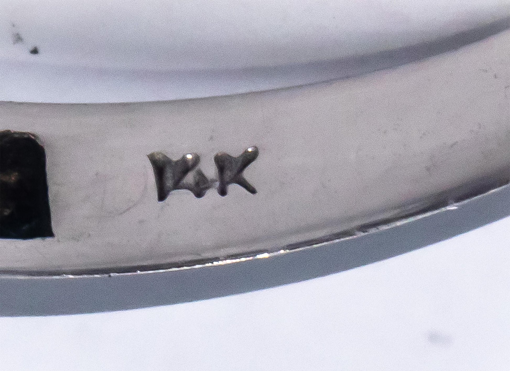 14k White Gold Round Diamond and Oval Purplish Pink Stone Ring 4.80CT Size 7