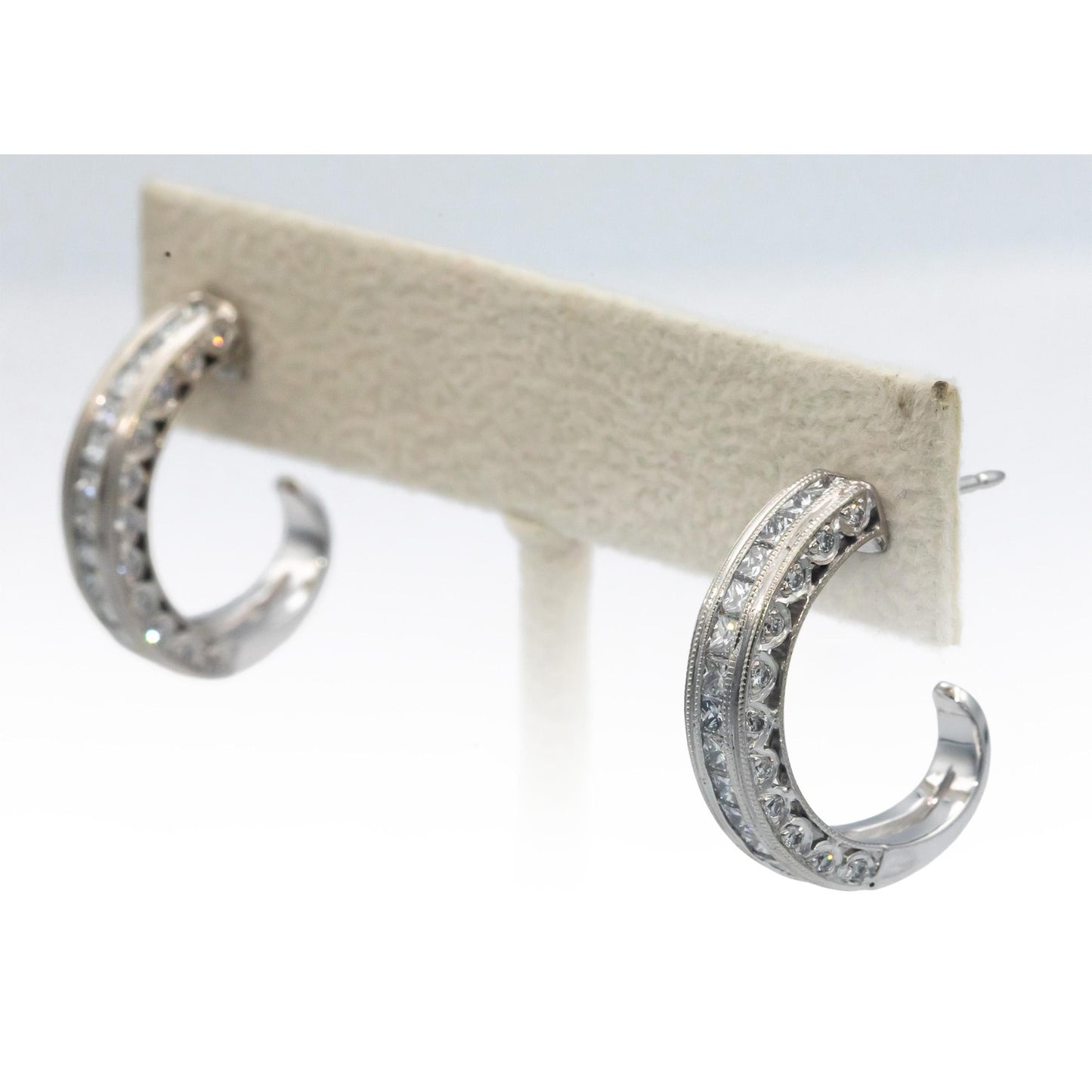 14k White Gold 2.0CT VS Diamond Curved Stud Earrings