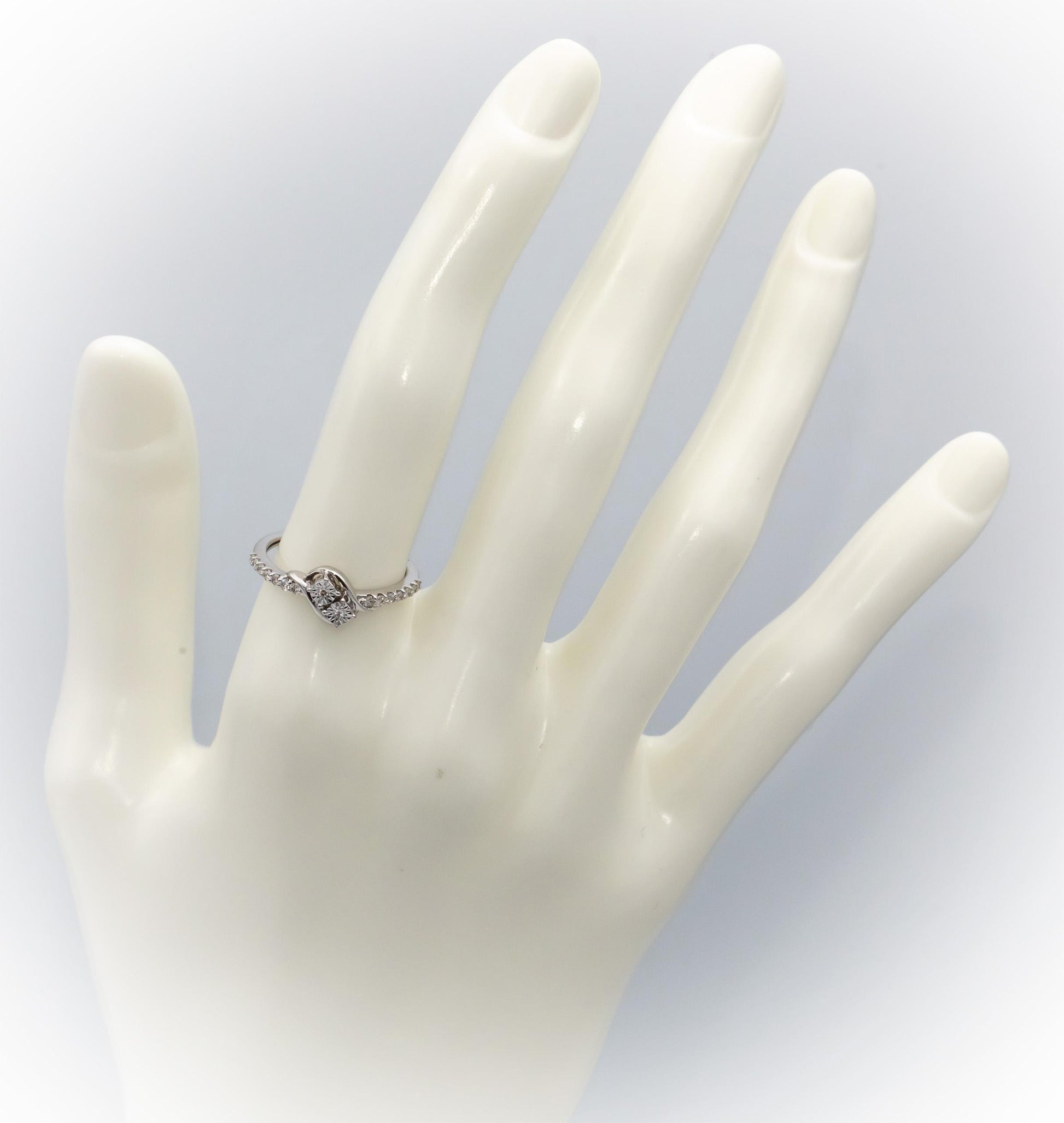 18k White Gold VS Round Diamond Cocktail Ring 0.18CT Size 6.25