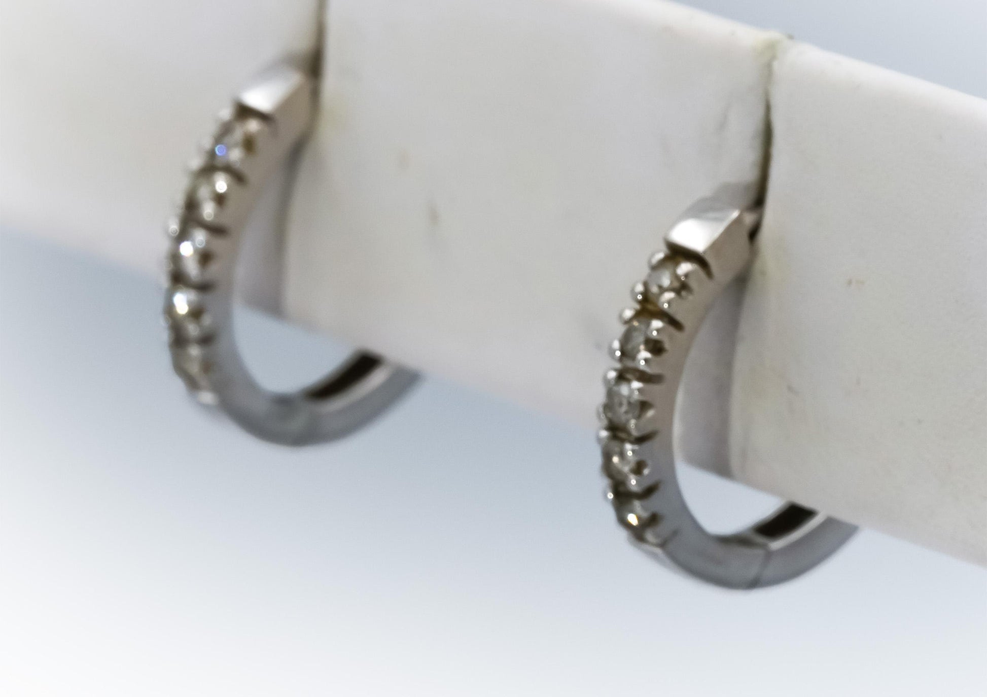 14k White Gold Round Diamond Hoop Earrings 0.33CT