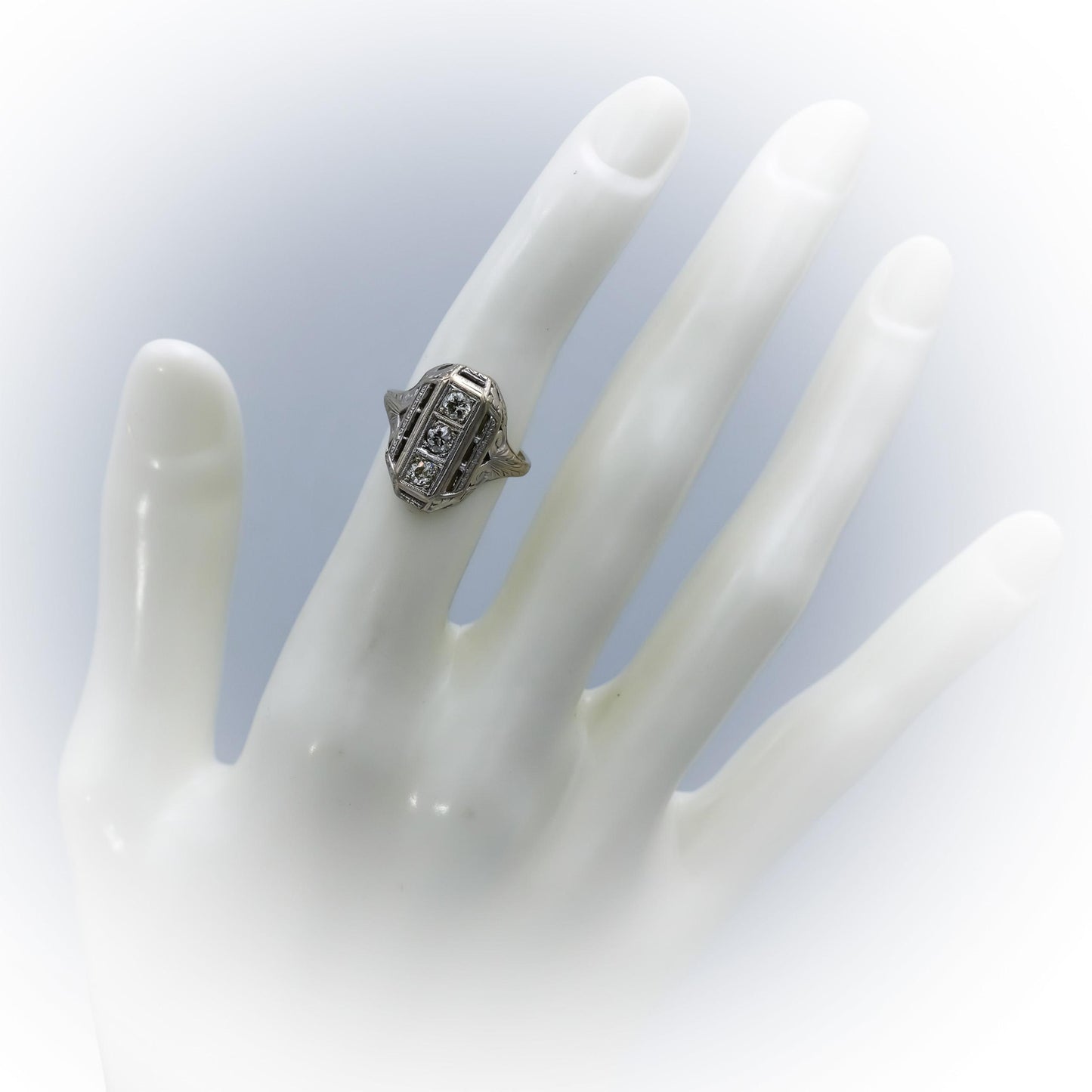 14k White Gold Round Diamond Three Stone Ring 0.50CT Size 5.25