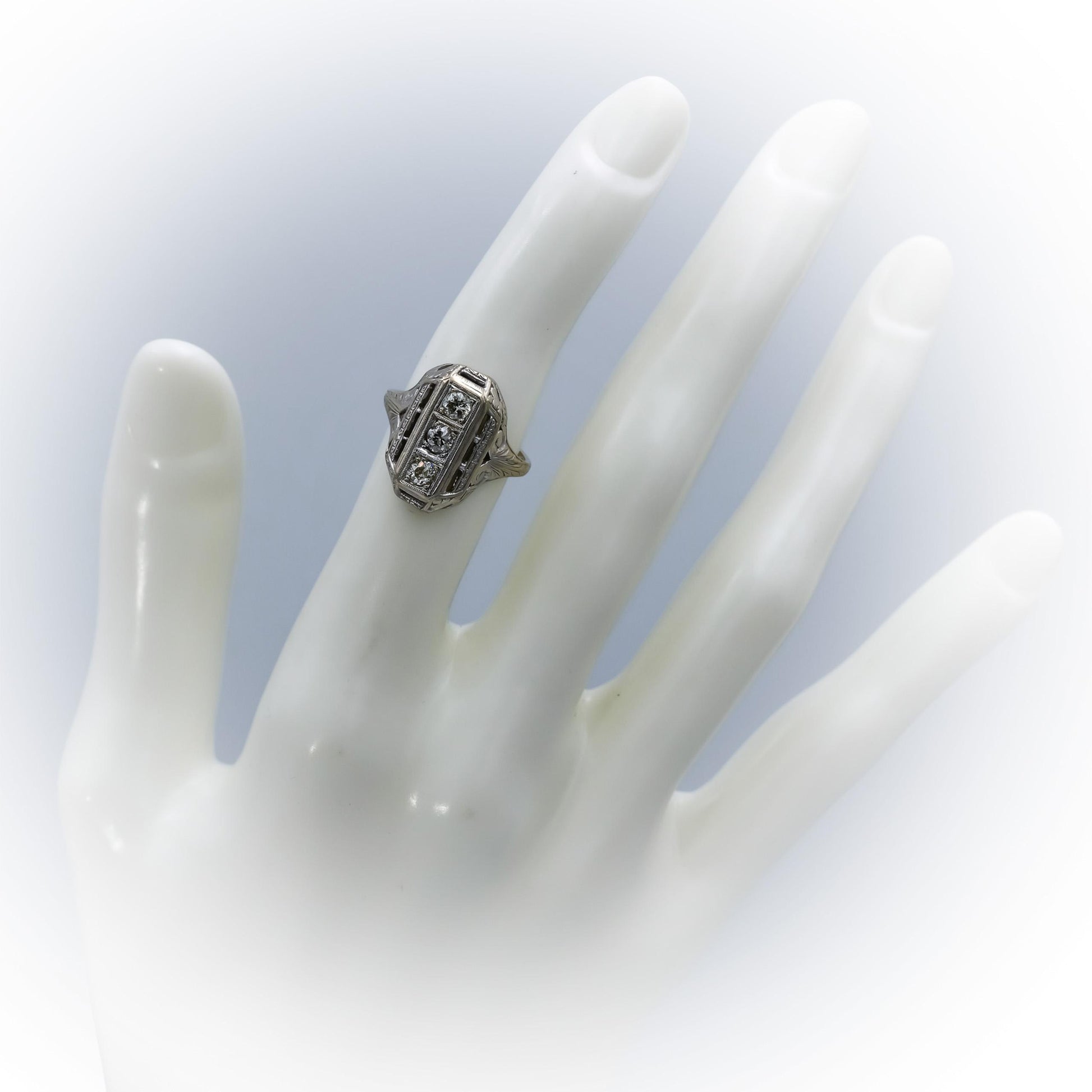14k White Gold Round Diamond Three Stone Ring 0.50CT Size 5.25