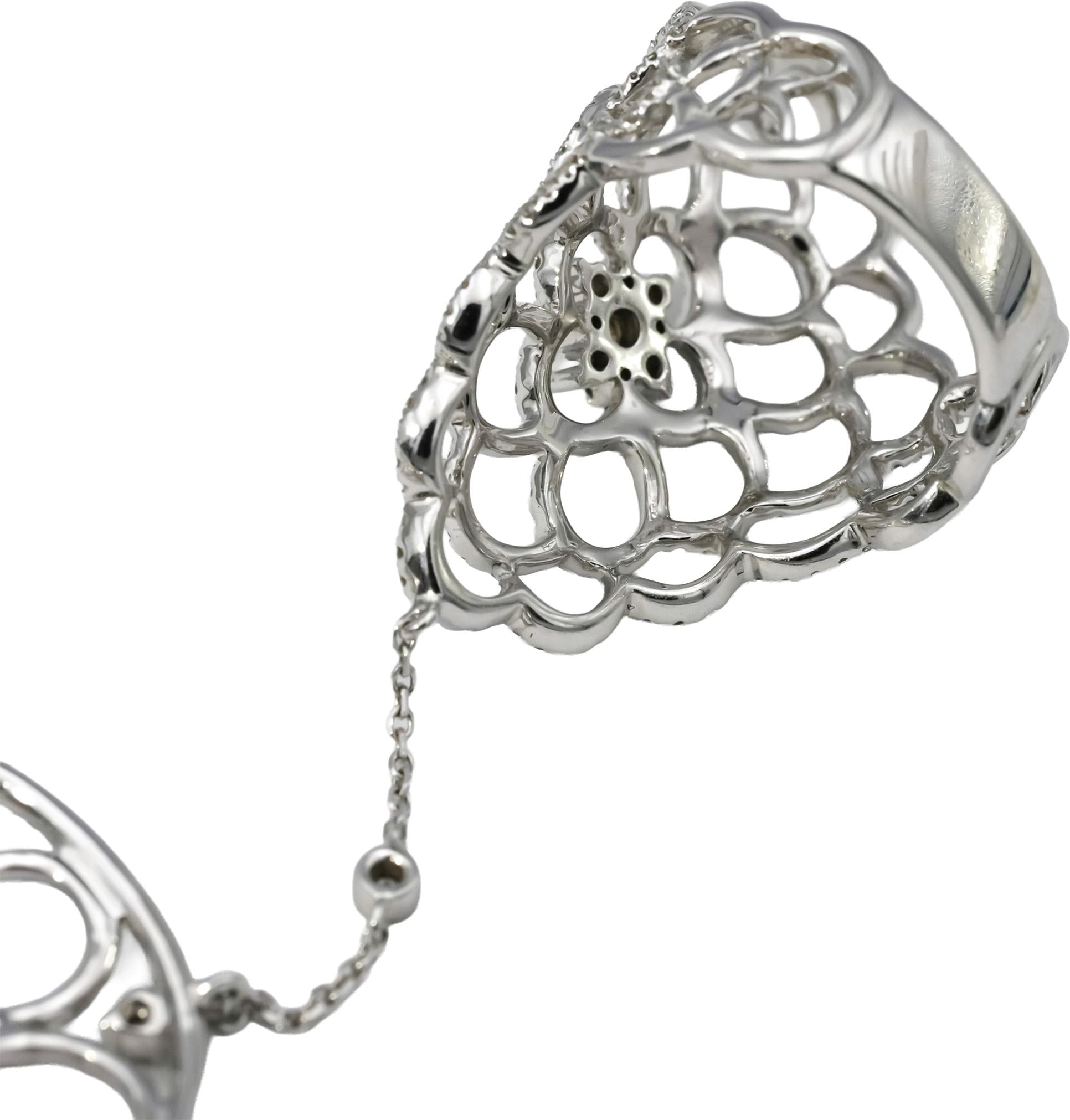 18k White Gold VS Round Diamond Fancy Finger Bracelet 2.0CT