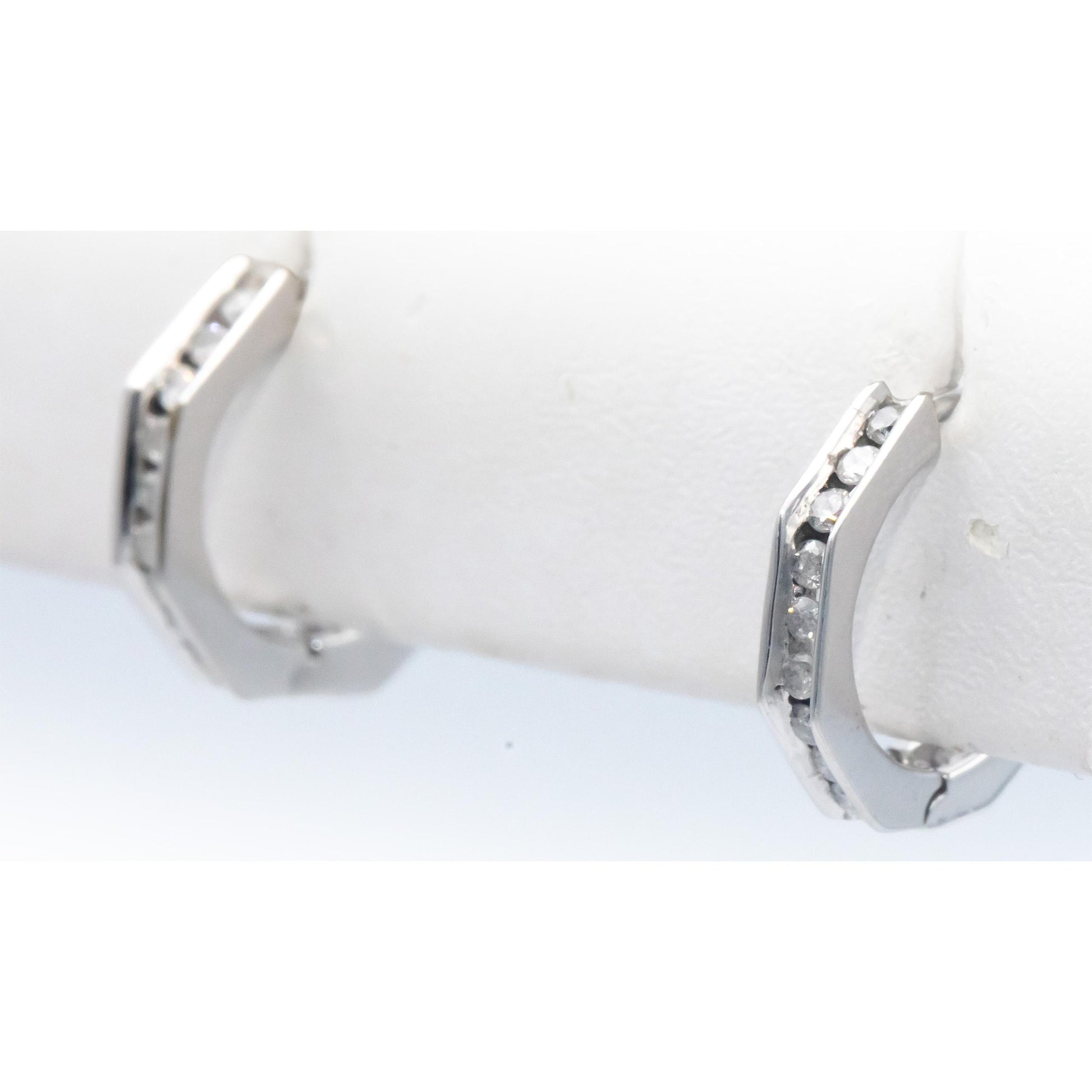 10k White Gold 0.25CT Round Cut Diamond Huggie Hoop Earrings