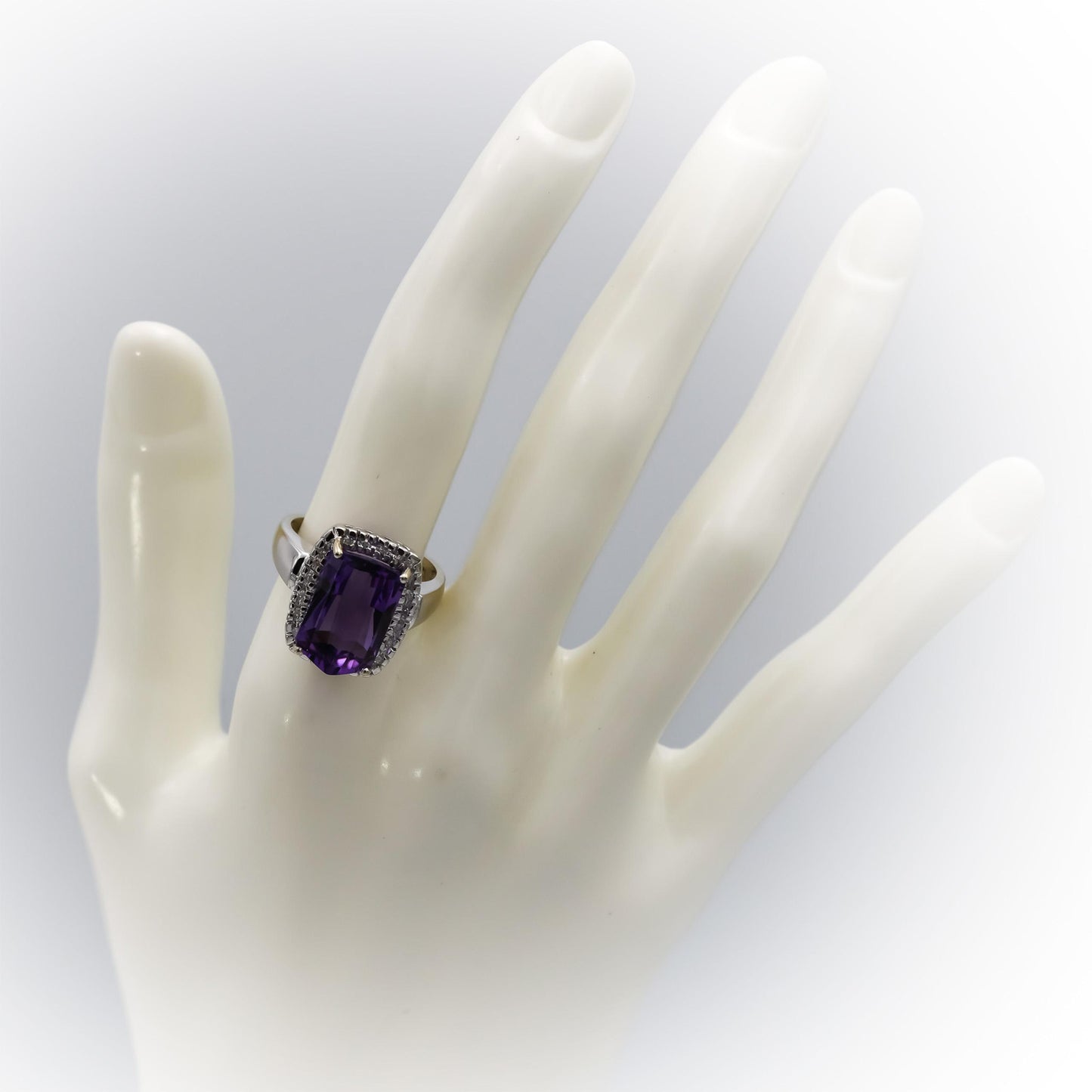 14k White Gold Diamond and Amethyst Cocktail Ring 8.17CT Size 7.75