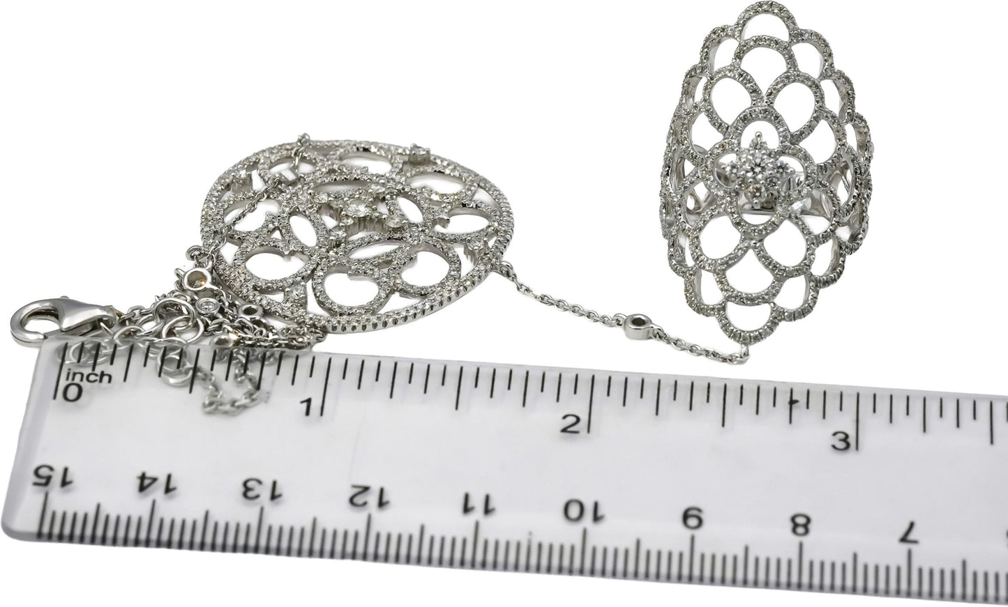 18k White Gold VS Round Diamond Fancy Finger Bracelet 2.0CT