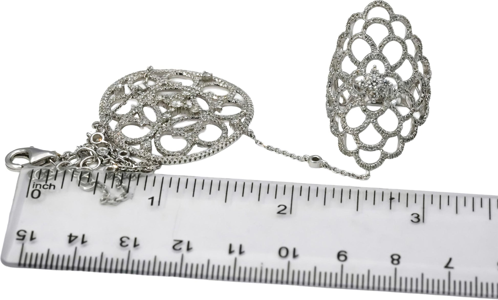 18k White Gold VS Round Diamond Fancy Finger Bracelet 2.0CT
