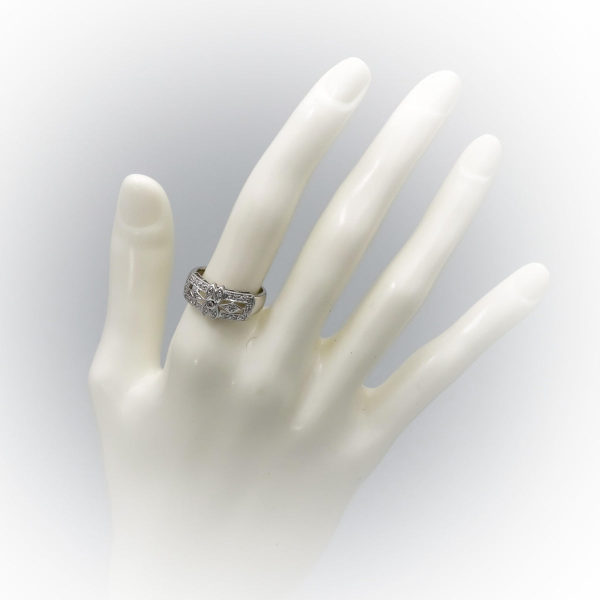 14k White Gold Round Diamond Milgrain Ring 0.25CT Size 6.25