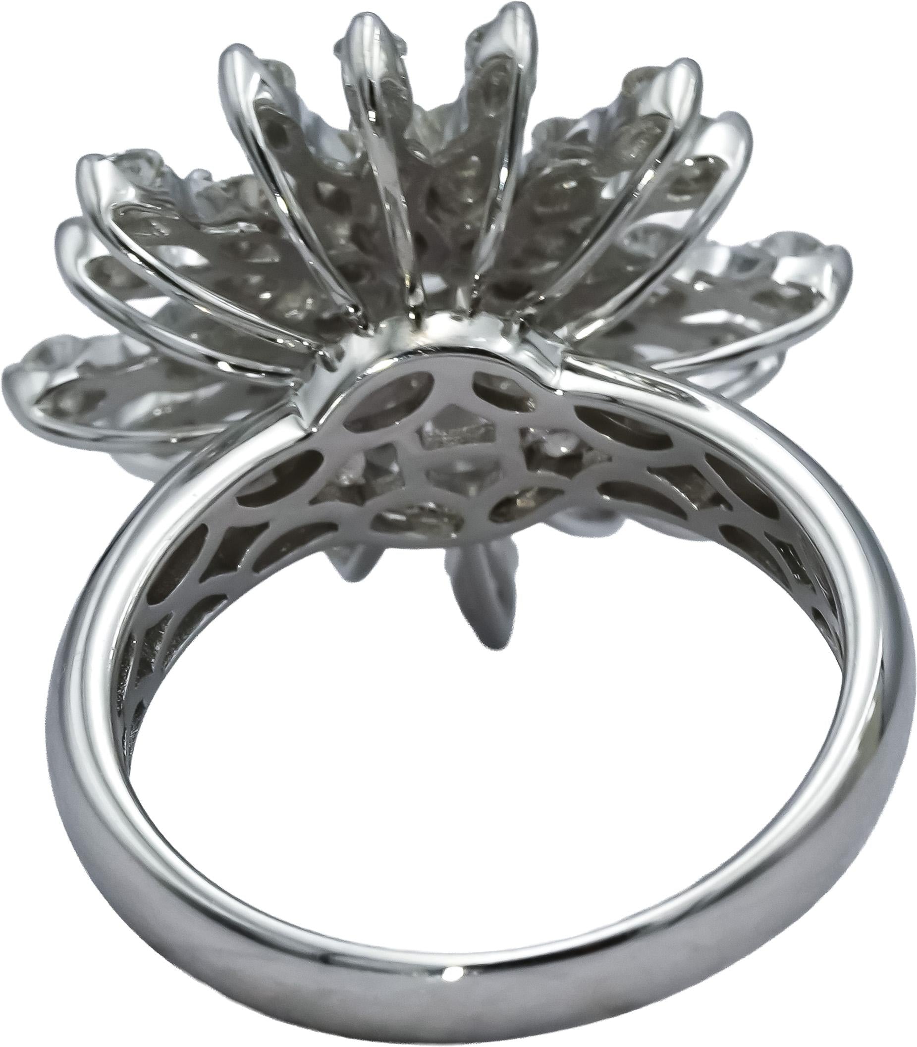 18k White Gold Round Diamond Cluster Snowflake Ring 1.04CT Size 6.5