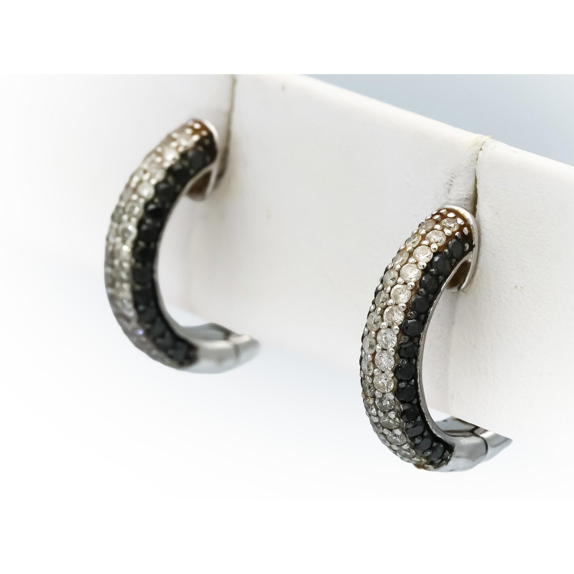 18k White Gold Round White and Black Diamond Hoop Huggie Earrings 1.0CT