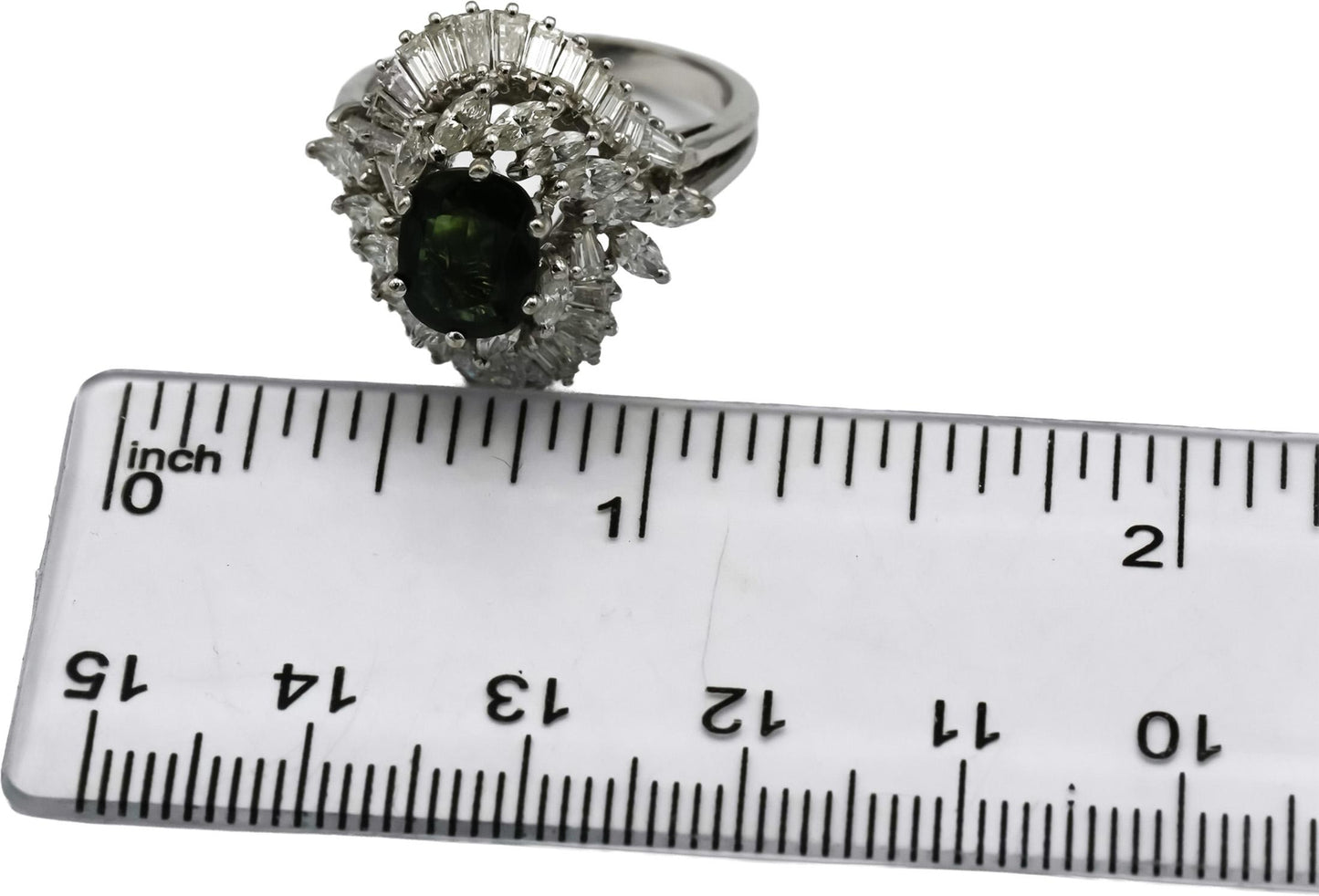 18k White Gold VS Diamond and Green Sapphire Cocktail Ring 3.0CT Size 7.5