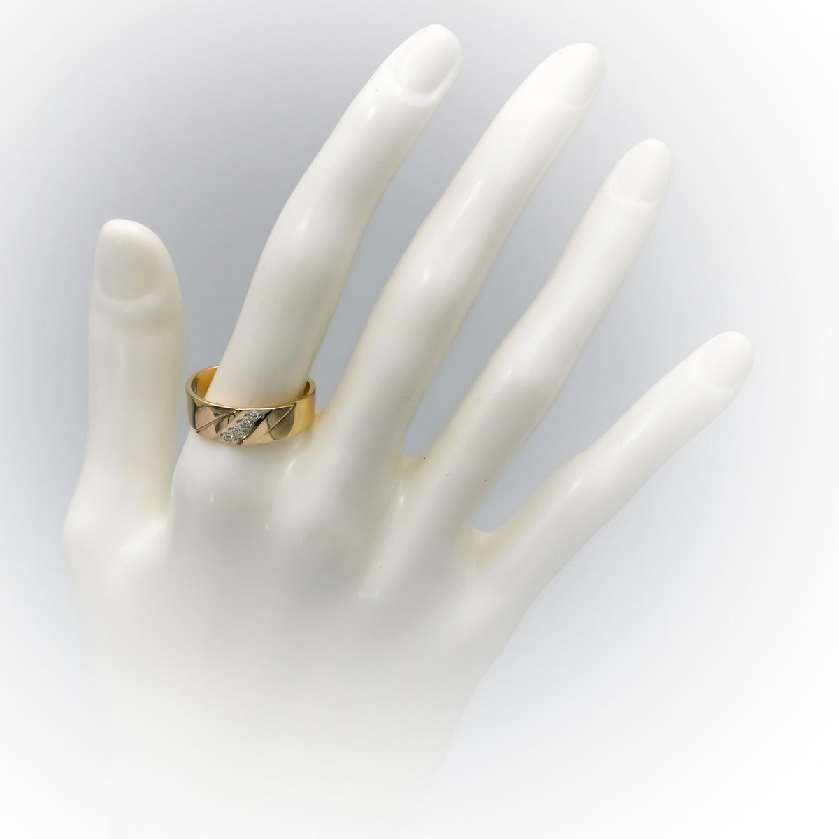 14k Yellow Gold VS Round Diamond Band Ring 0.10CT Size 9