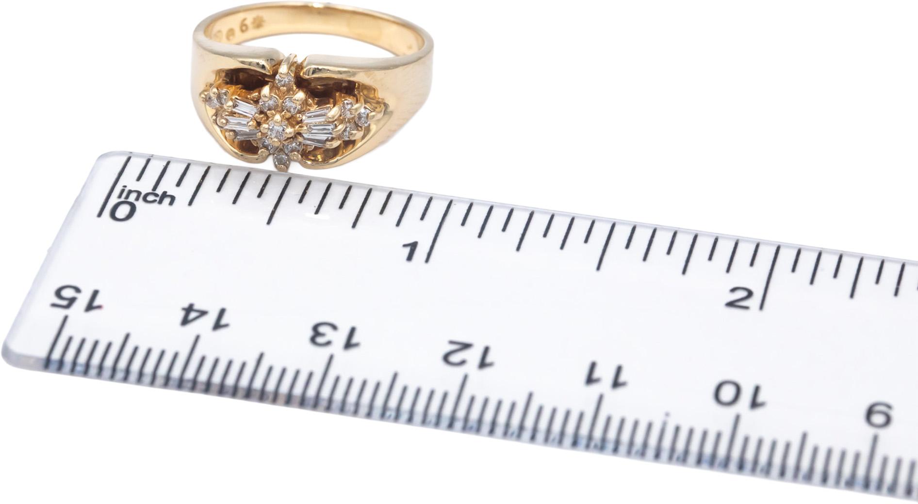 14k Yellow Gold 0.25CT VS Round and Baguette Cut Cluster Ring Size 7