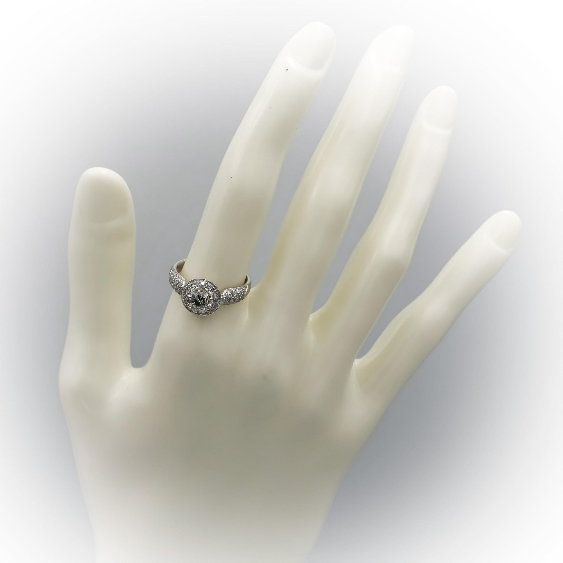 18k White Gold Round Diamond Engagement Ring 1.61CT w/ 0.90CT Center Size 6.75