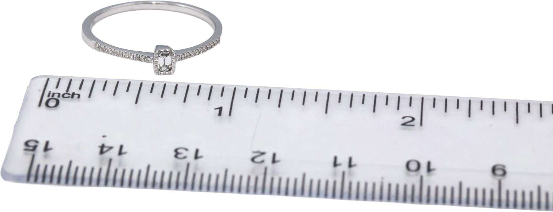 18k White Gold VS Emerald & Round Diamond Band Ring 0.13CT Size 7.25