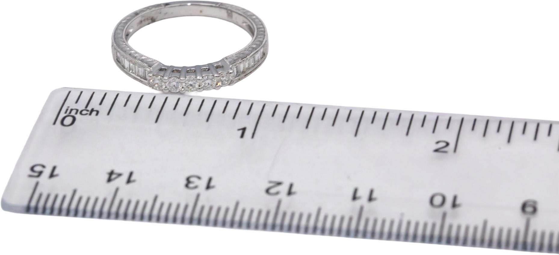 18k White Gold VS Round & Baguette Cut Diamond Band Ring 0.50CT Size 6.75