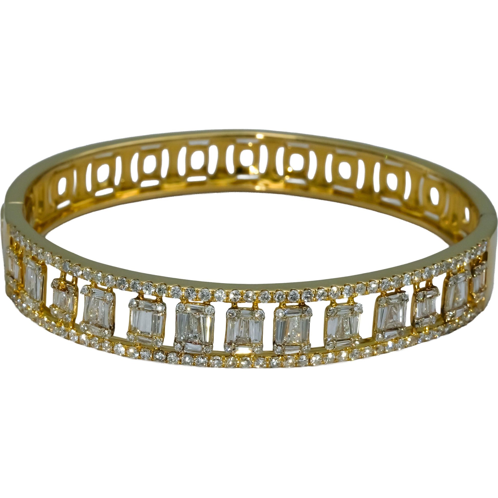 ODELIA 18k Yellow Gold Baguette and Round Diamond Bangle Bracelet 3.0CT