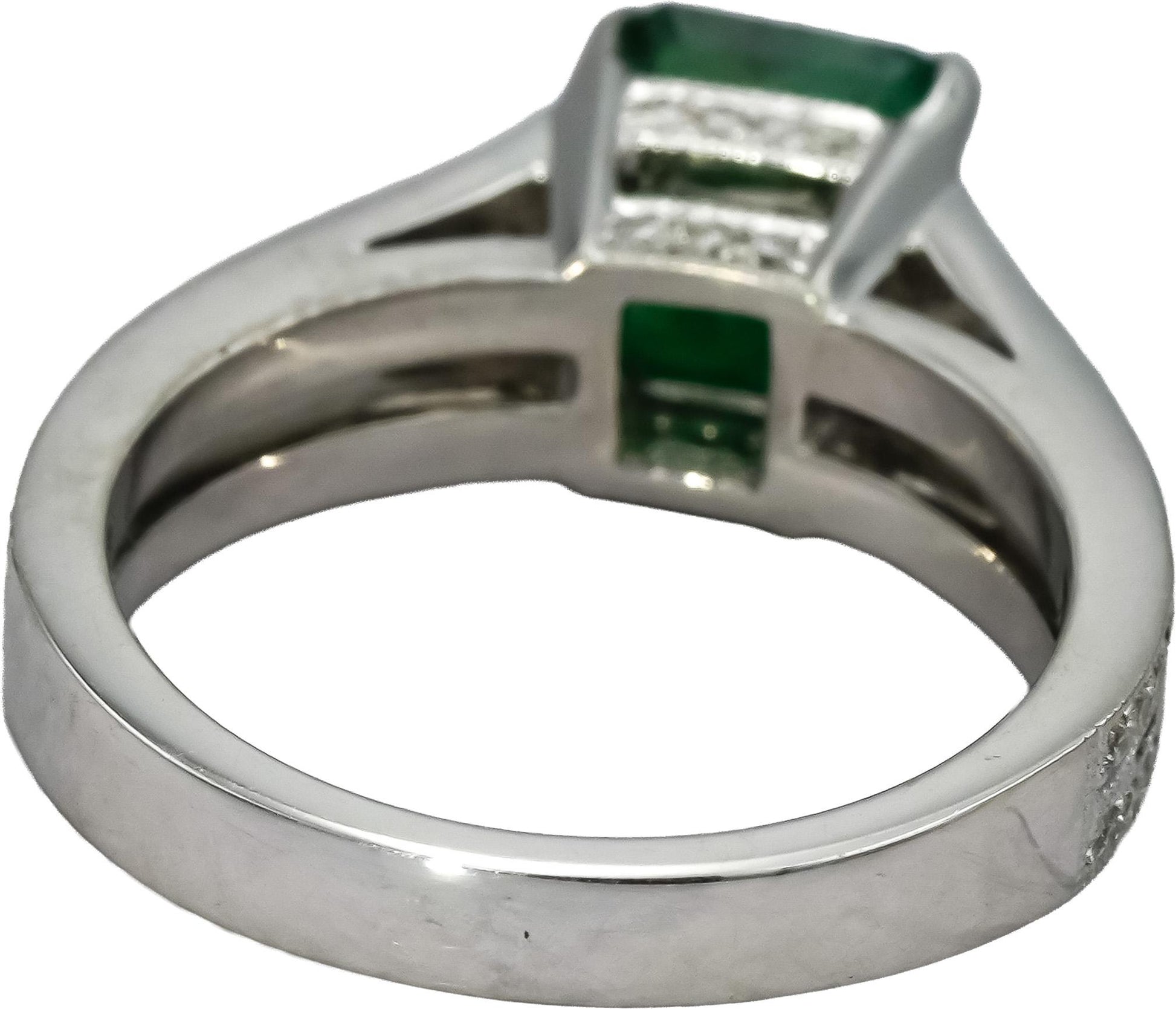 18k White Gold Diamond and Emerald Cocktail Ring 1.79CT Size 6.75