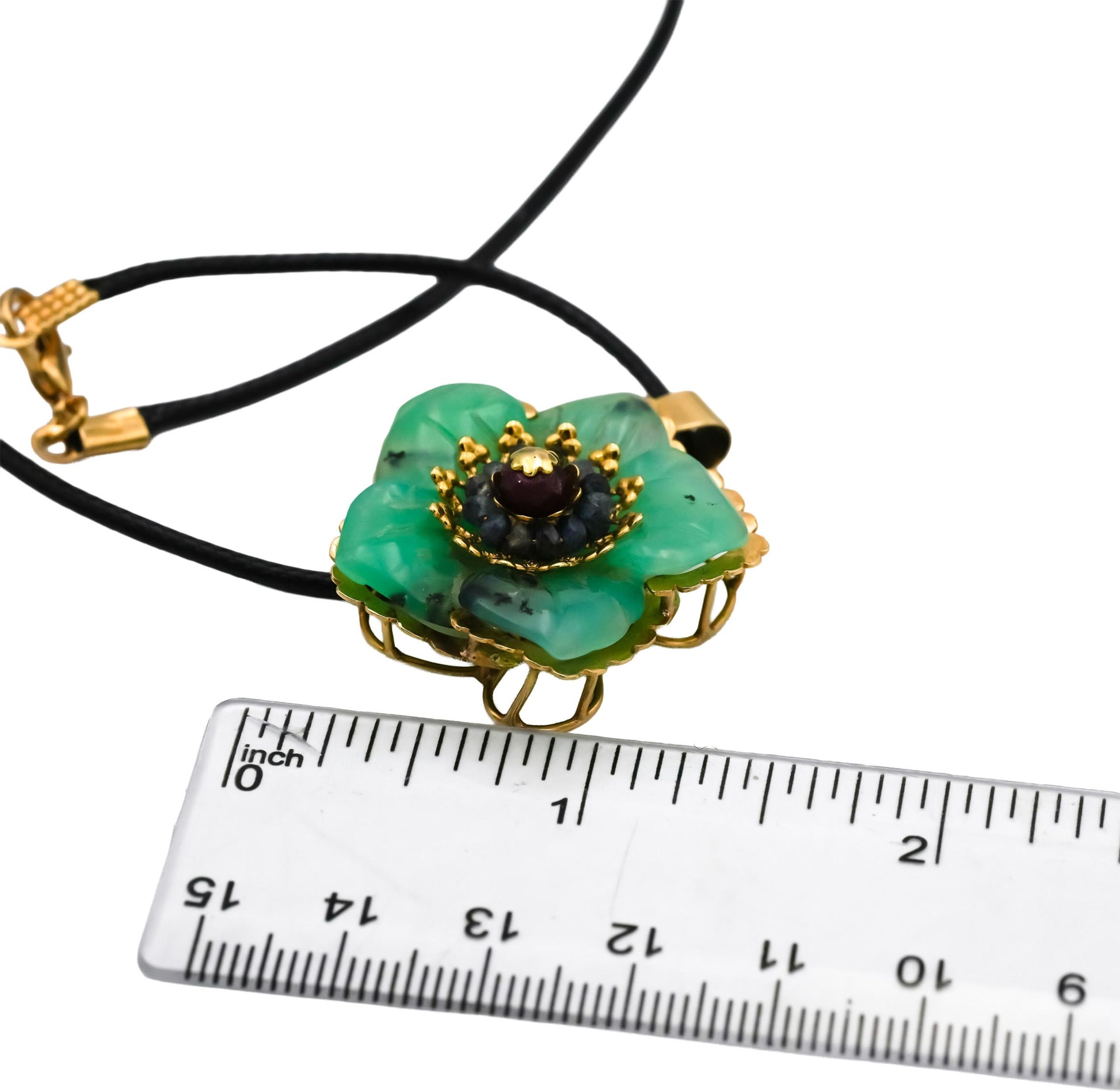 14k Yellow Gold Jadeite and Sapphire Flower Pendant Necklace