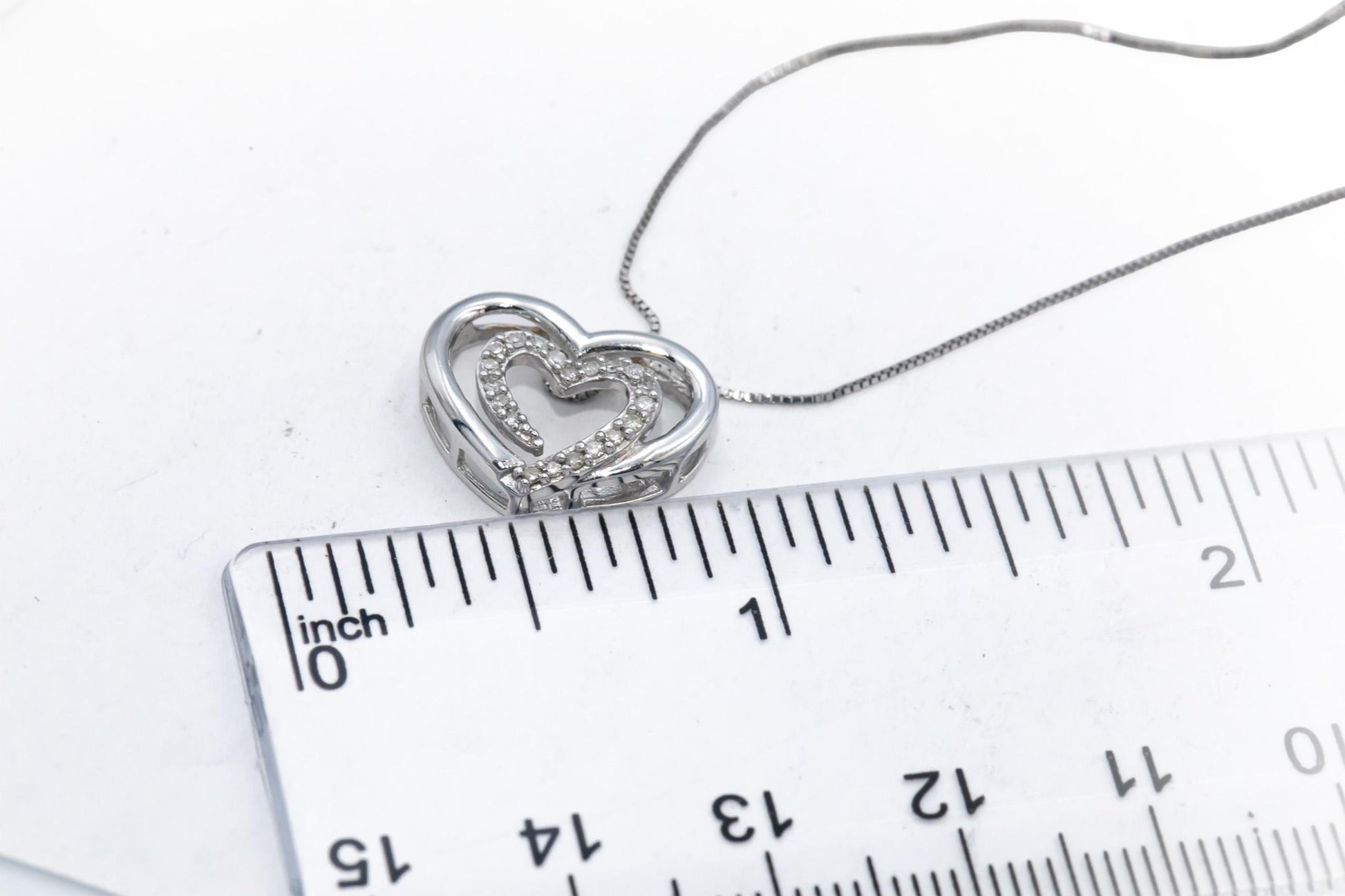 14k White Gold Round Diamond Heart Pendant Necklace Chain 0.12CT