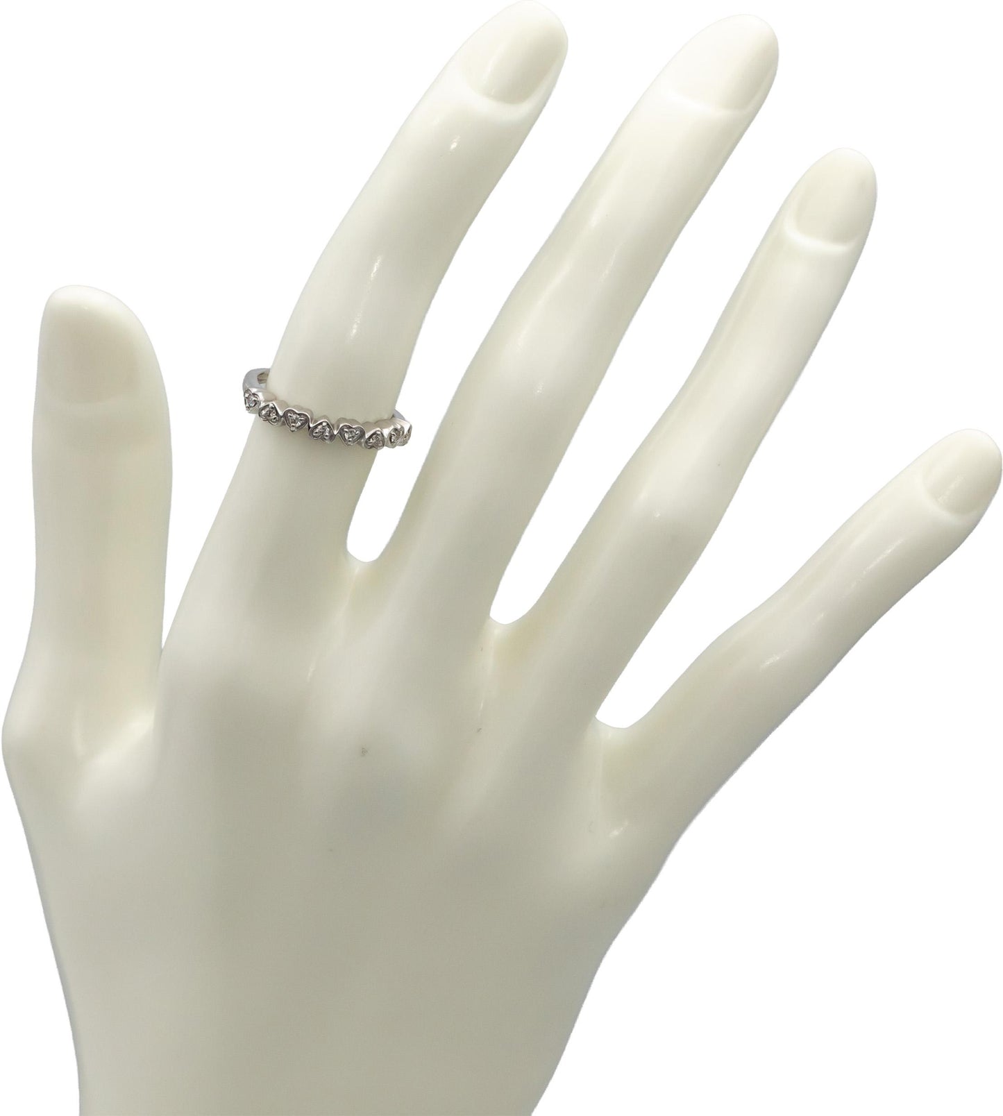 18k White Gold Round Diamond Heart Band Ring 0.11CT Size 5.75