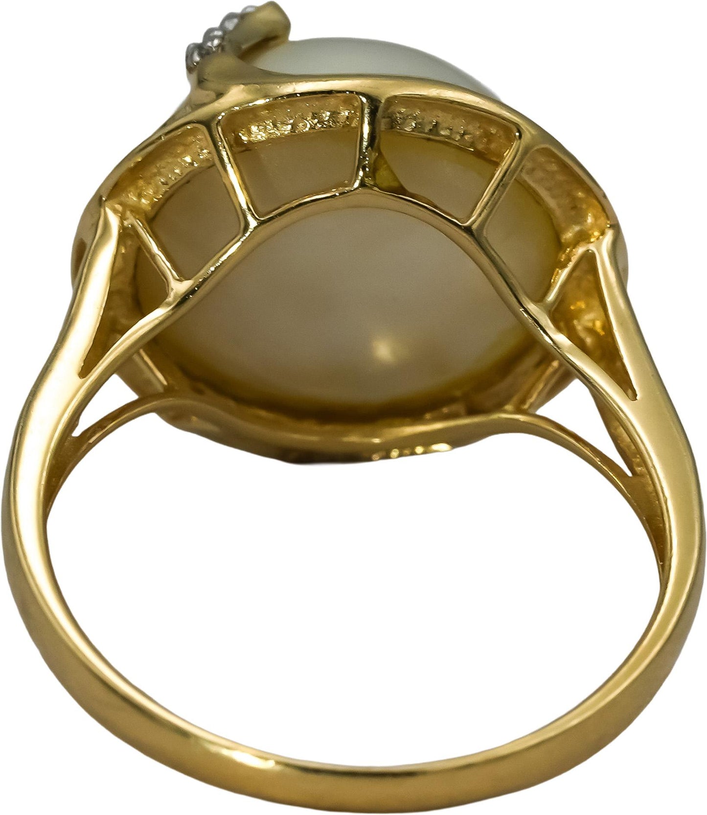 14k Yellow Gold 13.0mm Diameter Mabe Pearl Ring Size 7.5 w/ Diamond Accents
