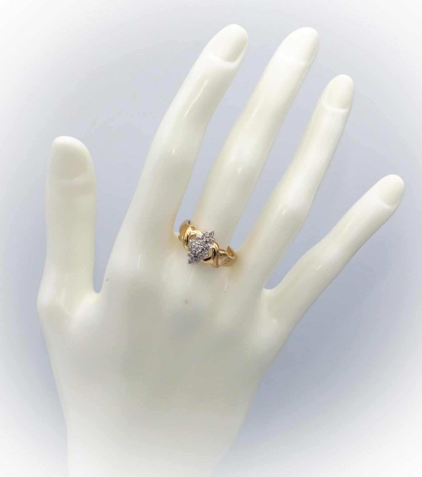 10k Yellow & White Gold Round Diamond Cluster Cocktail Ring 0.20CT Size 7