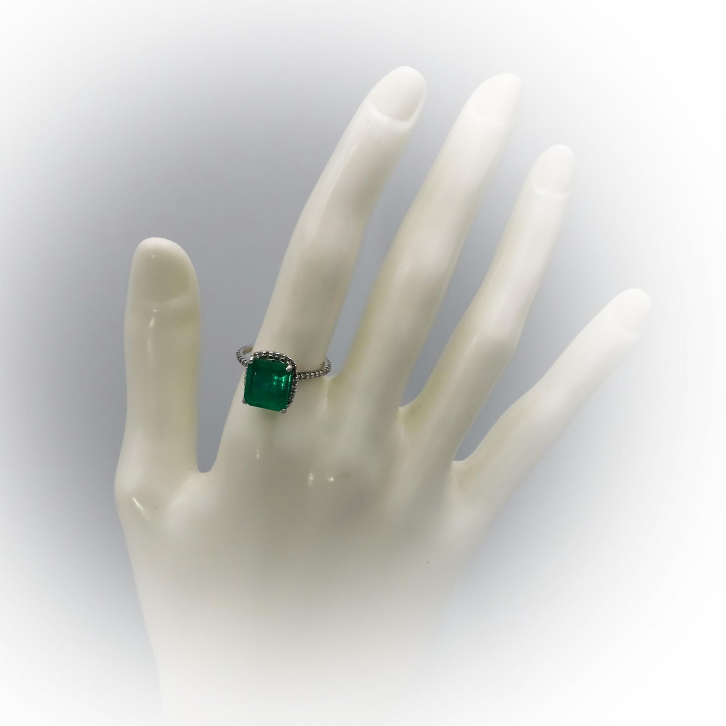 14k White Gold Diamond and Emerald Cocktail Ring 1.20CT Size 6