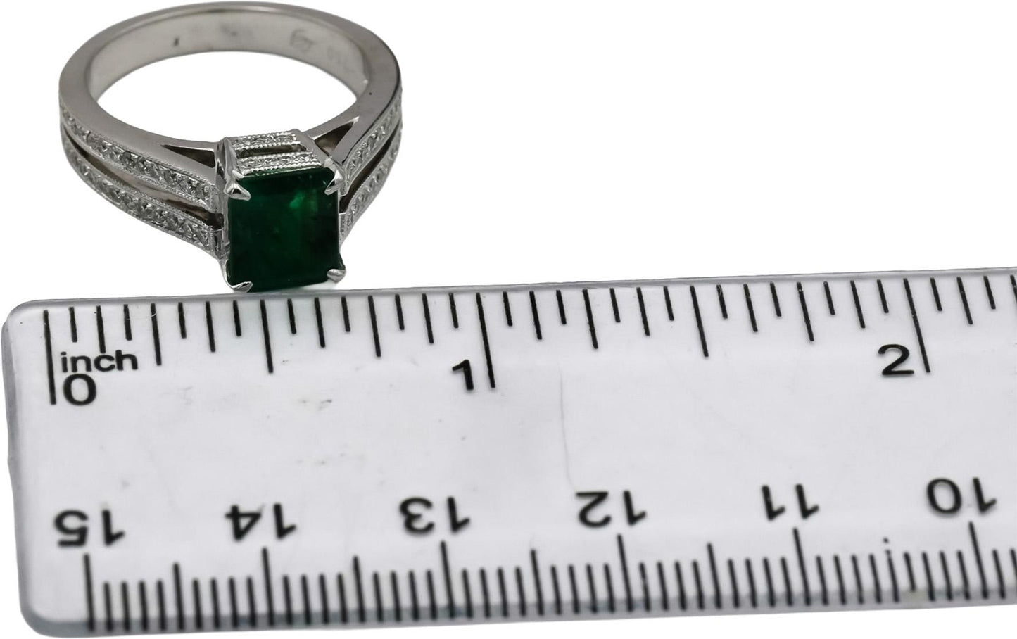 18k White Gold Diamond and Emerald Cocktail Ring 1.79CT Size 6.75