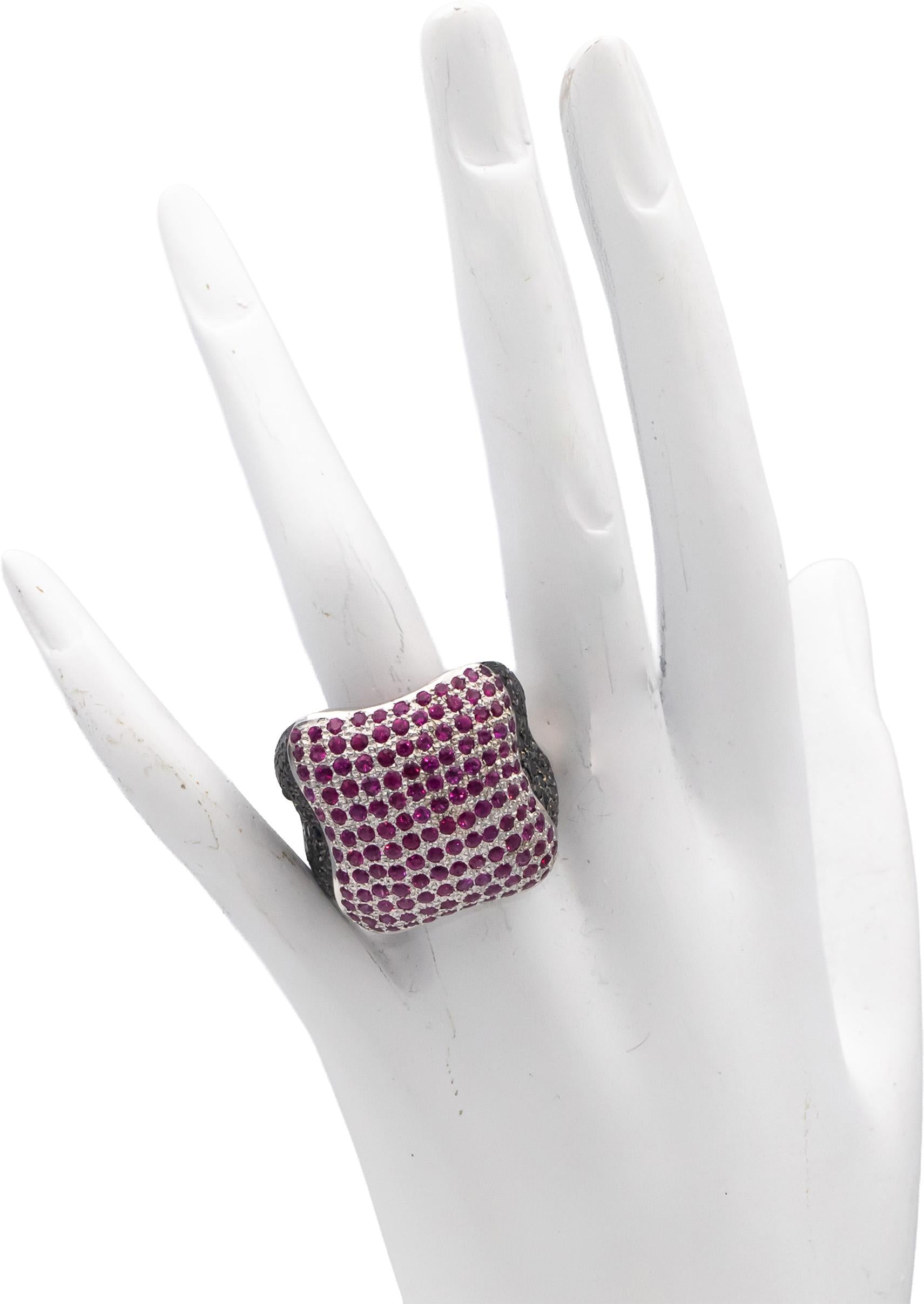 18k White Gold Black Diamond & Ruby Cluster Dome Ring 2.80CTW Size 8.75