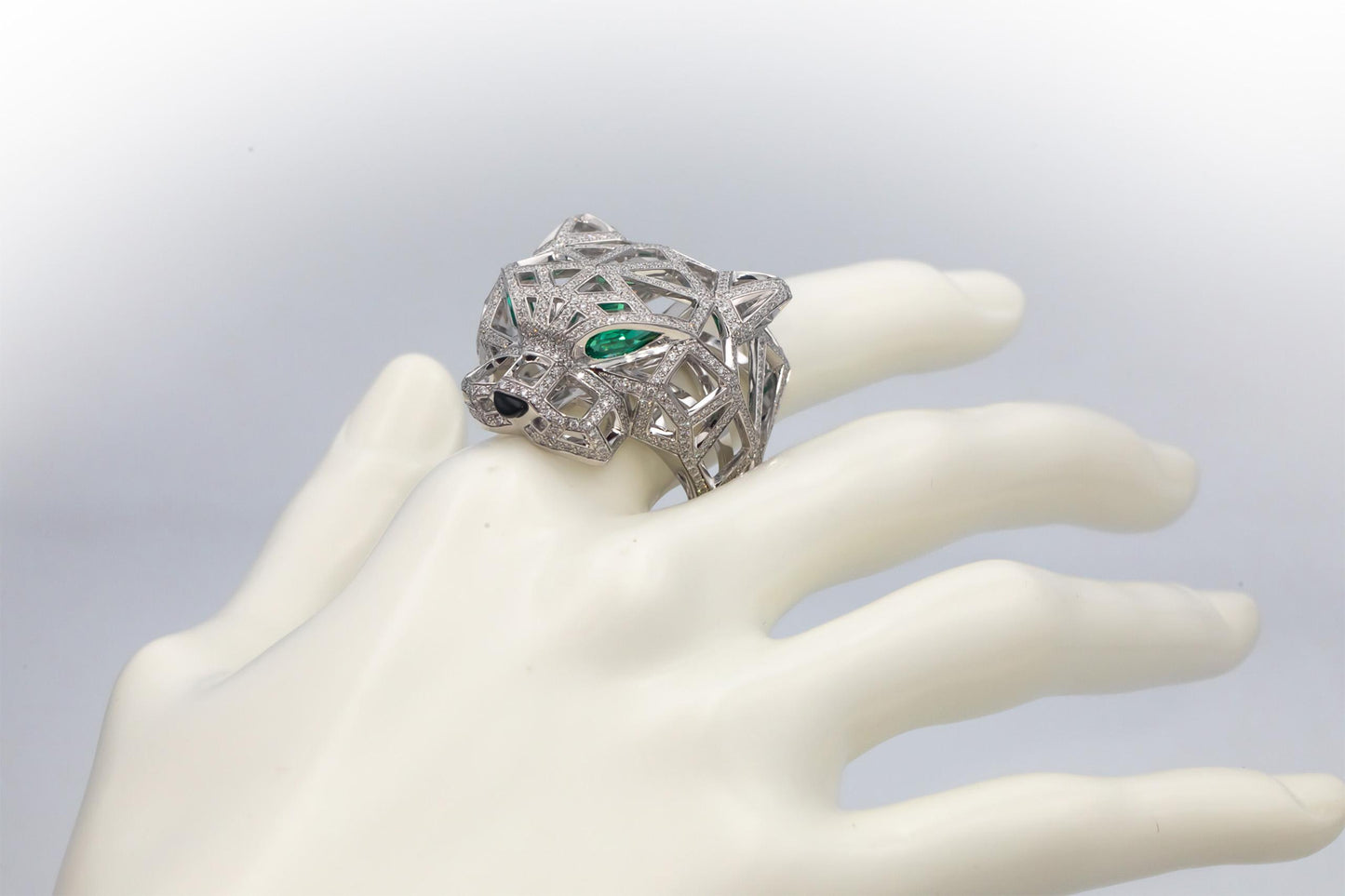 CARTIER 18k White Gold Panthere De Cartier Diamond Gemstone Ring $90,500 Retail