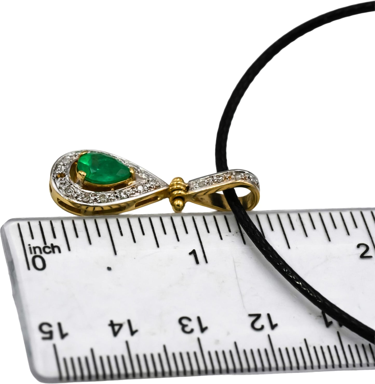 18k Yellow Gold Diamond and Emerald Pendant Necklace 1.15CT