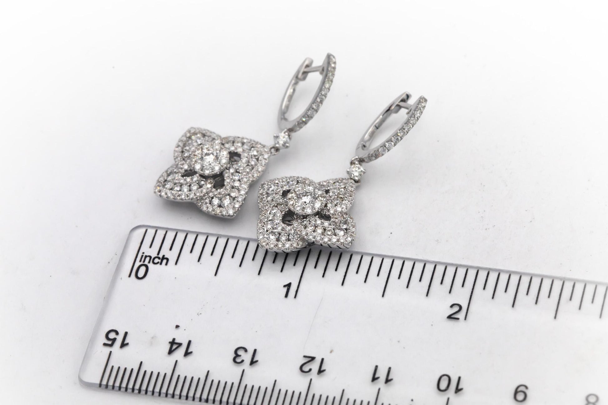 18k White Gold VS Round Diamond Cluster Drop Dangle Earrings 2.50CTW