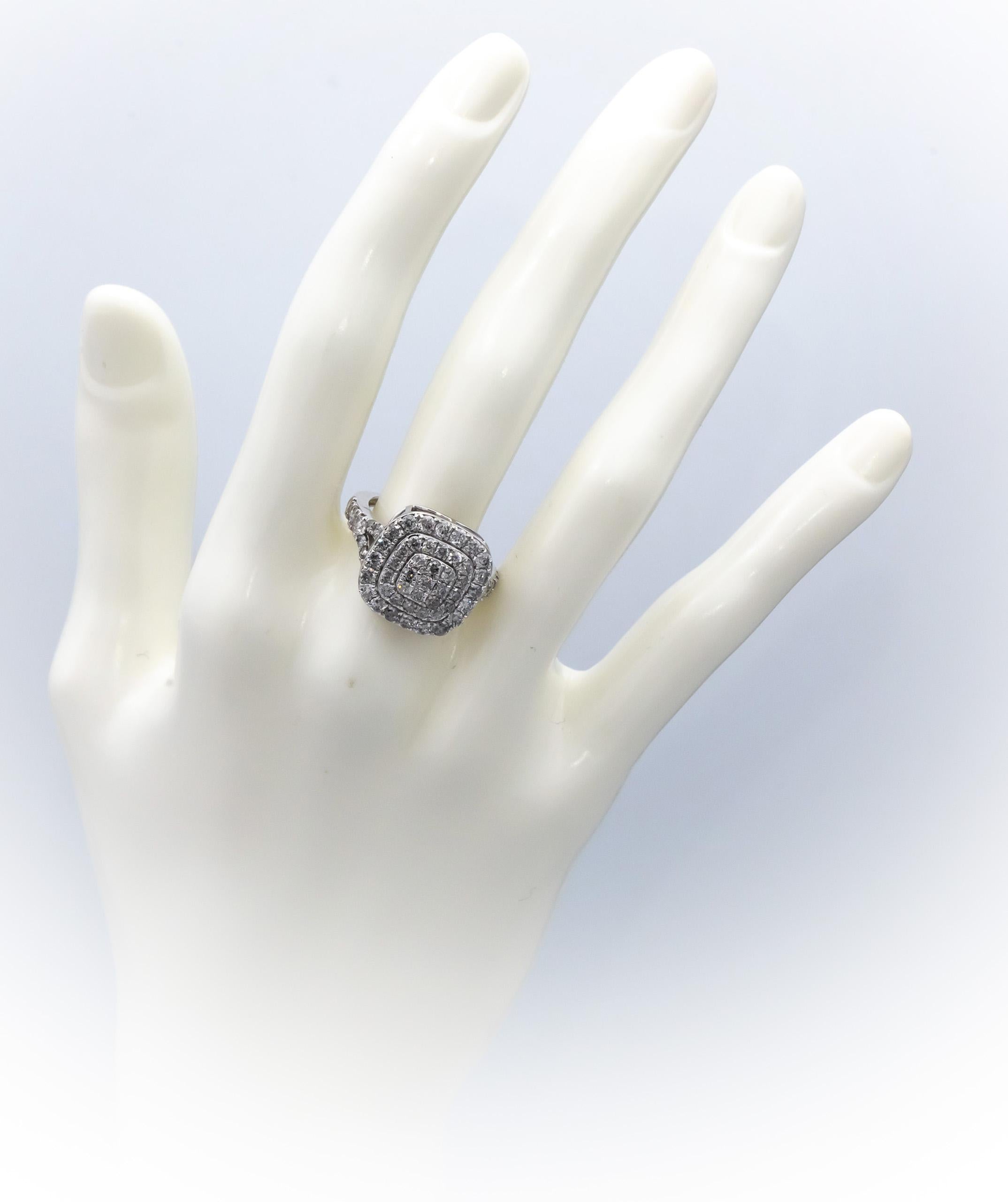 10k White Gold Round Diamond Cluster Cocktail Ring 2.0CT Size 7