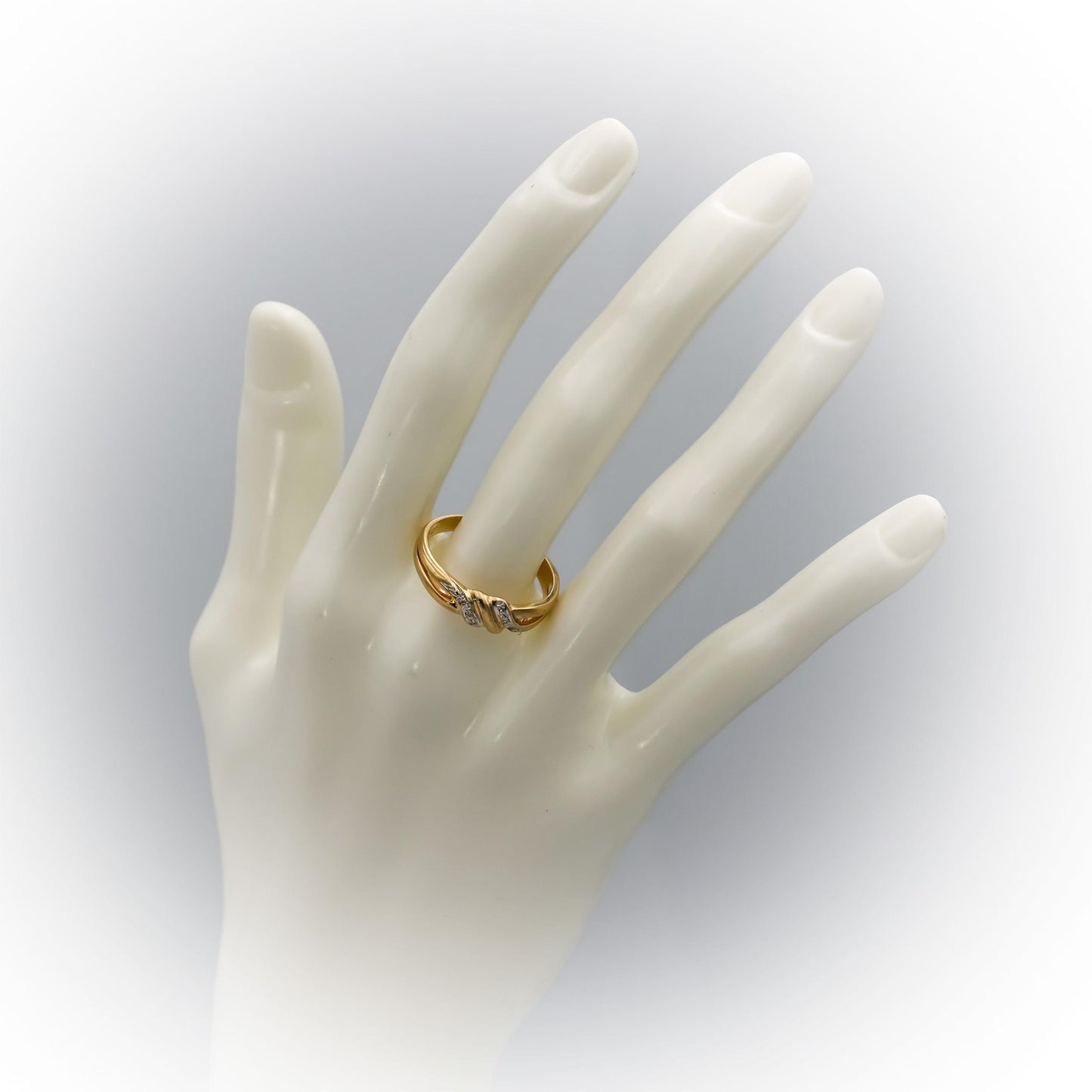 14k Yellow Gold Round Diamond Twist Band Ring 0.05CT Size 9.75
