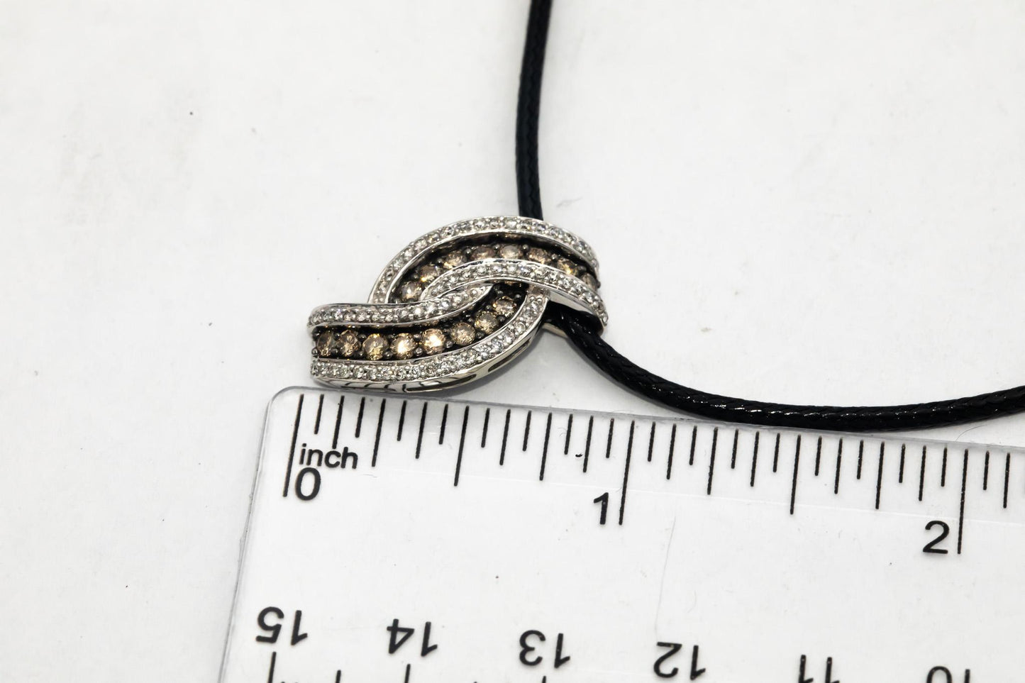 LE VIAN 14k White Gold Round White & Chocolate Diamond Pendant Necklace 1.0CT