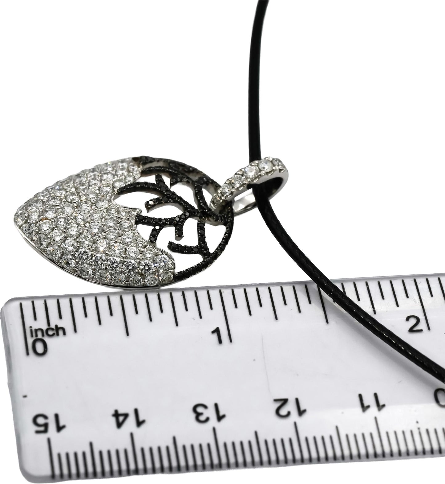 18k White Gold VS Round White and Black Diamond Pendant Necklace 2.50CT