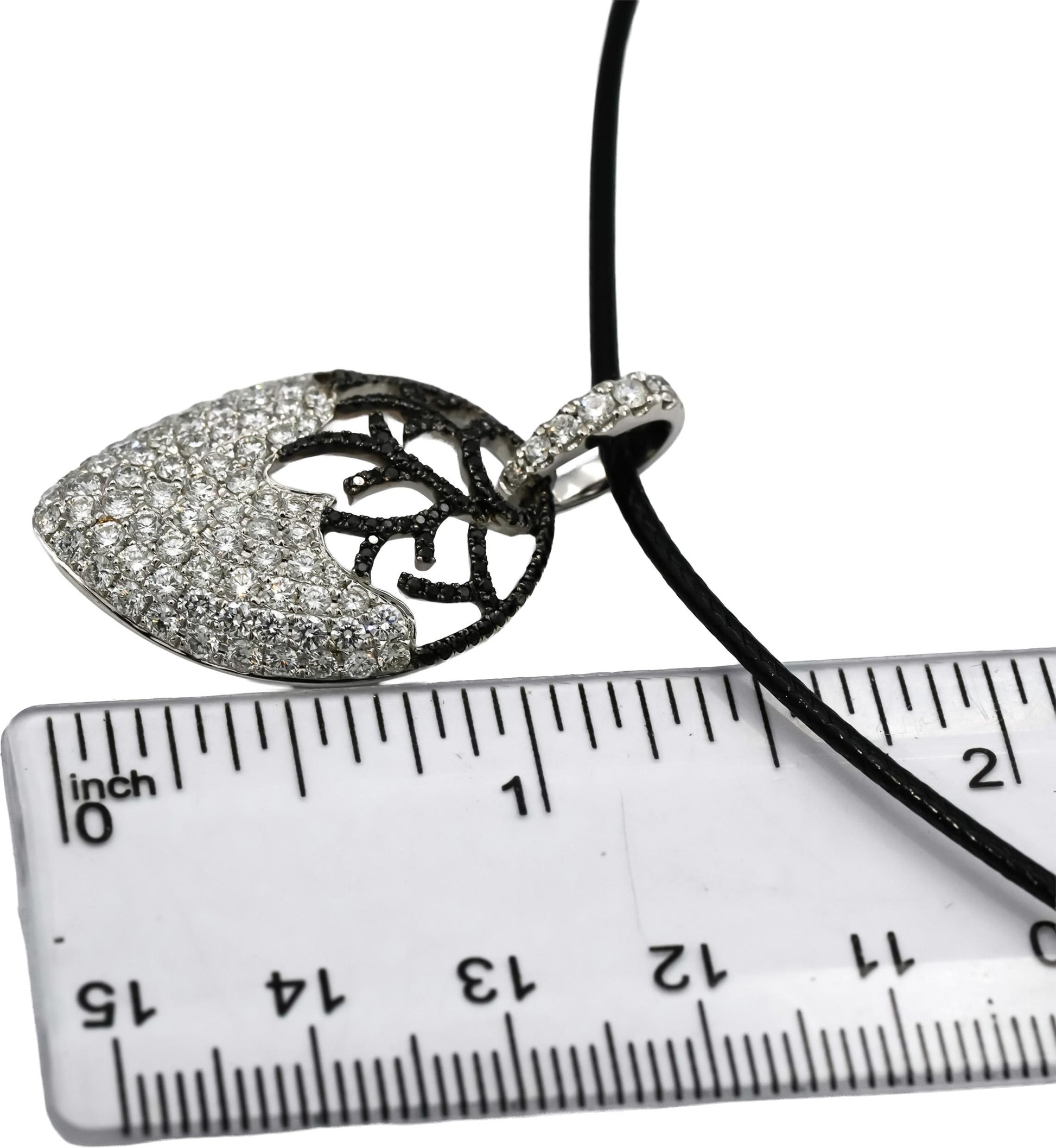 18k White Gold VS Round White and Black Diamond Pendant Necklace 2.50CT
