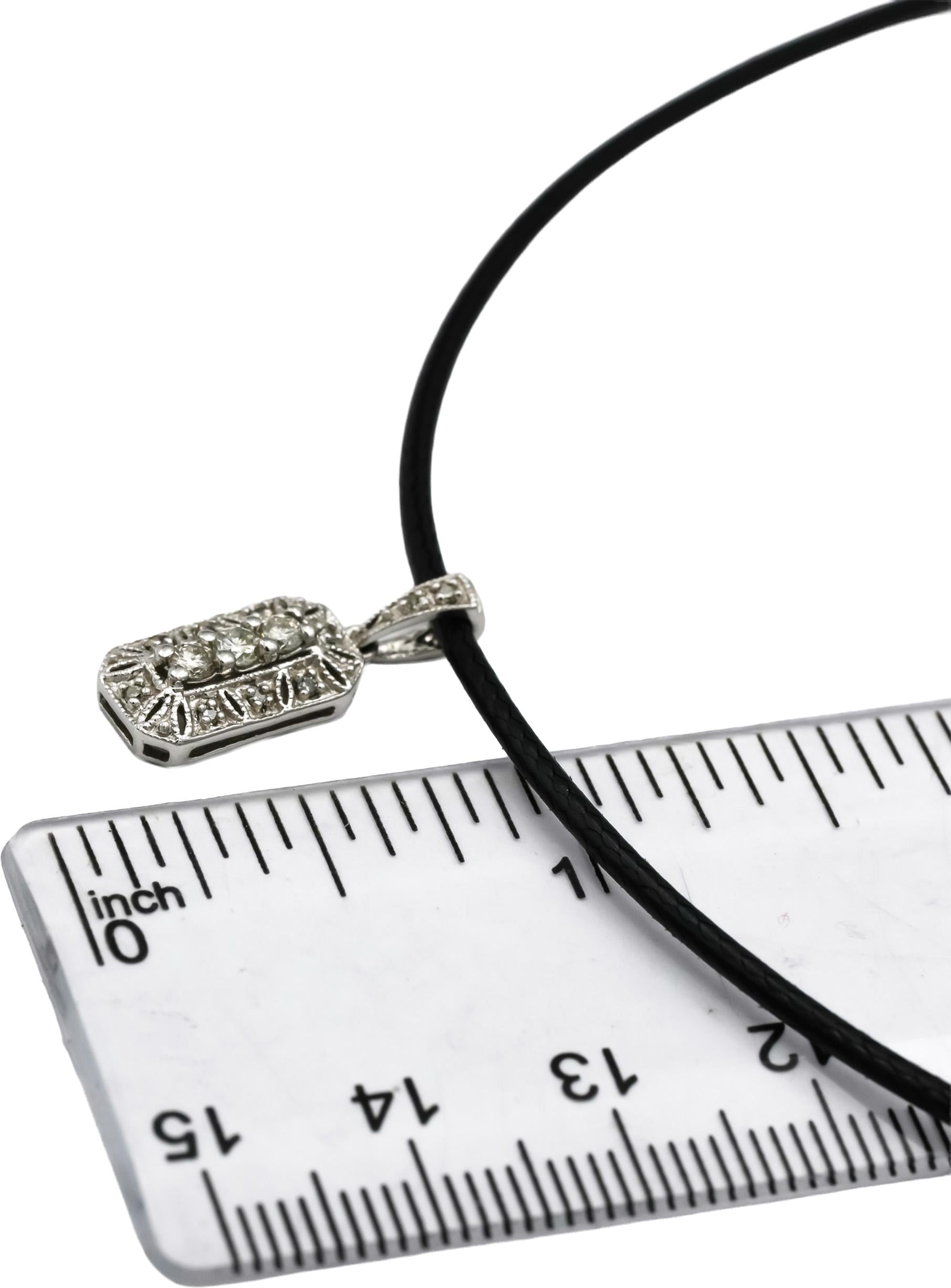 10k White Gold Round Diamond Pendant Necklace 0.25CT