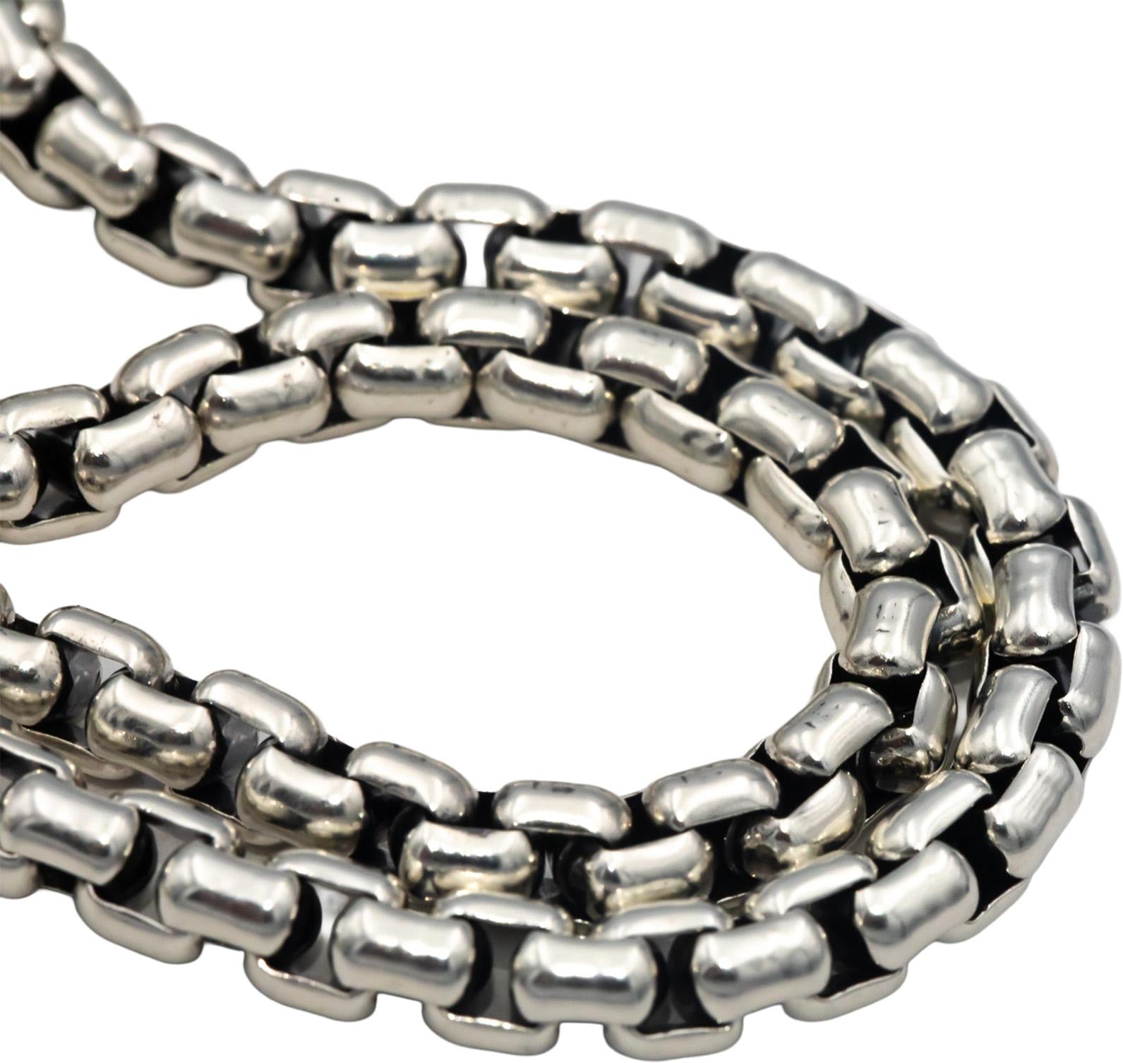 DAVID YURMAN Sterling Silver Chevron Cross Crucifix Pendant Necklace