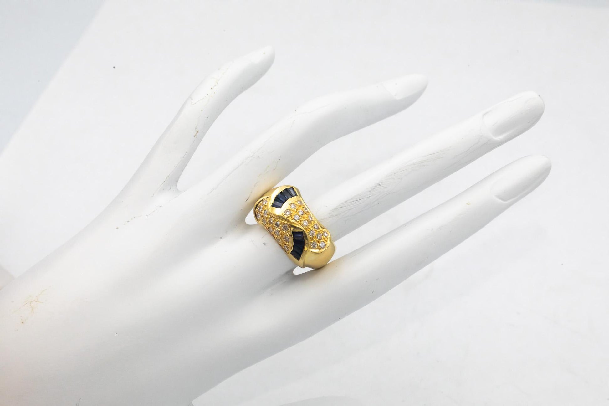 18k Yellow Gold 1.55CT Diamond and Sapphire Cluster Band Ring Size 7.5