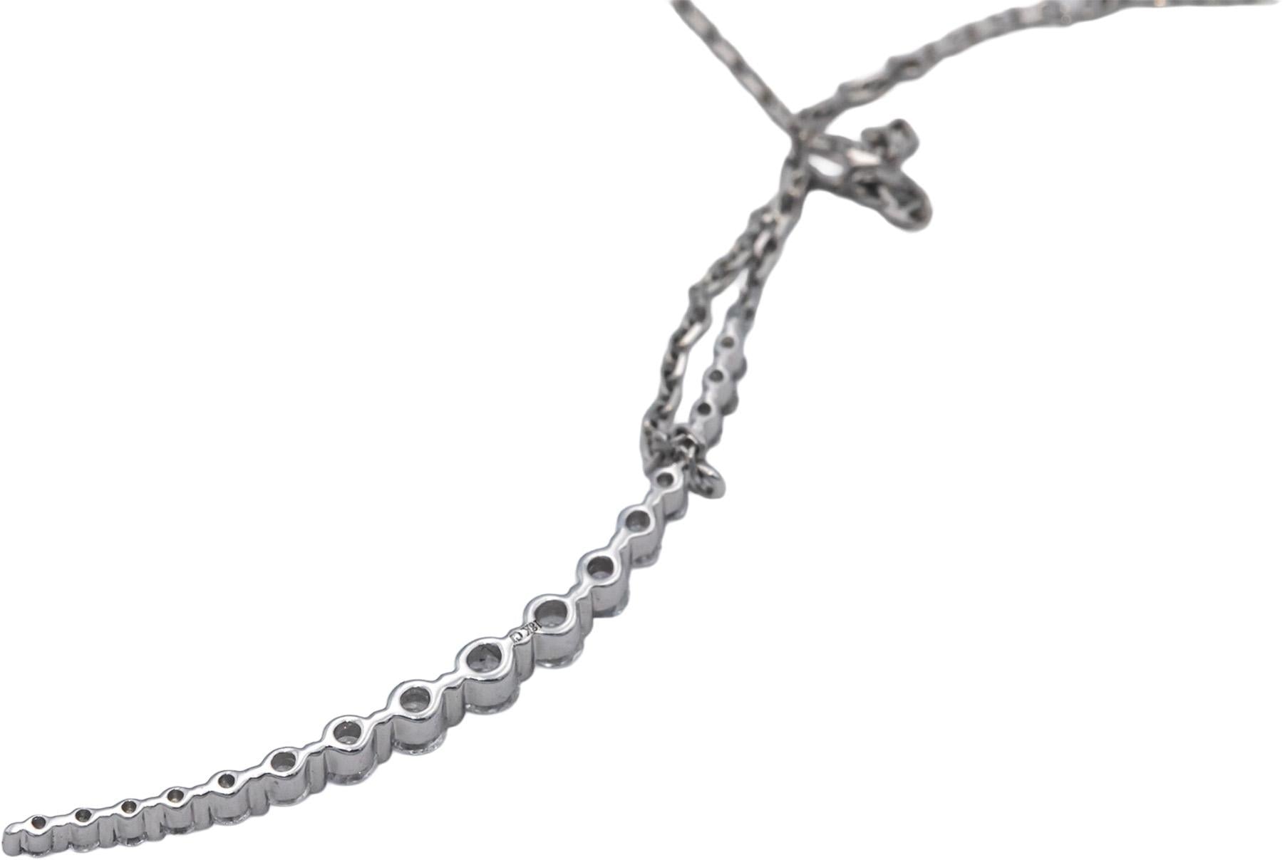 18k White Gold 0.25CT Round Cut Diamond Half Moon Crescent Pendant Necklace