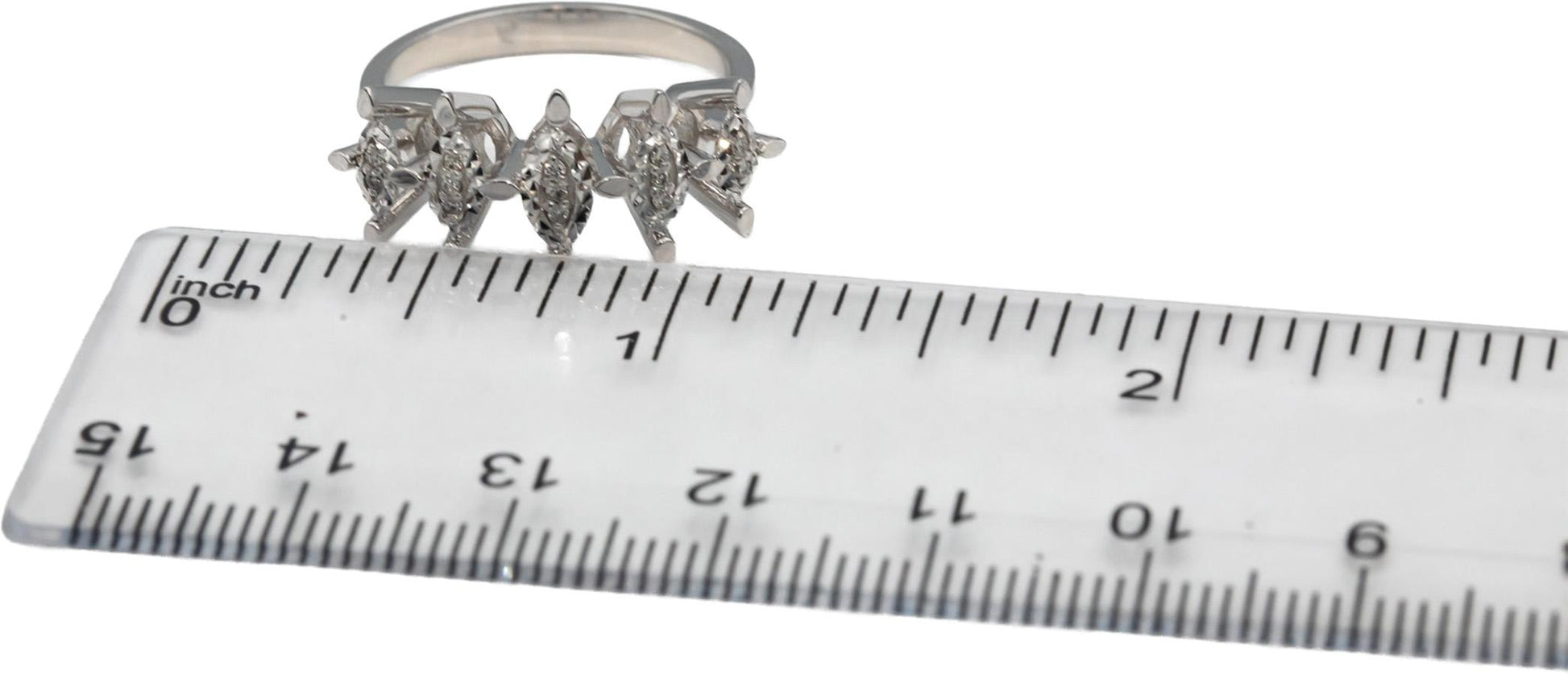 14k White Gold Round Diamond Cocktail Ring 0.15CT Size 7.5