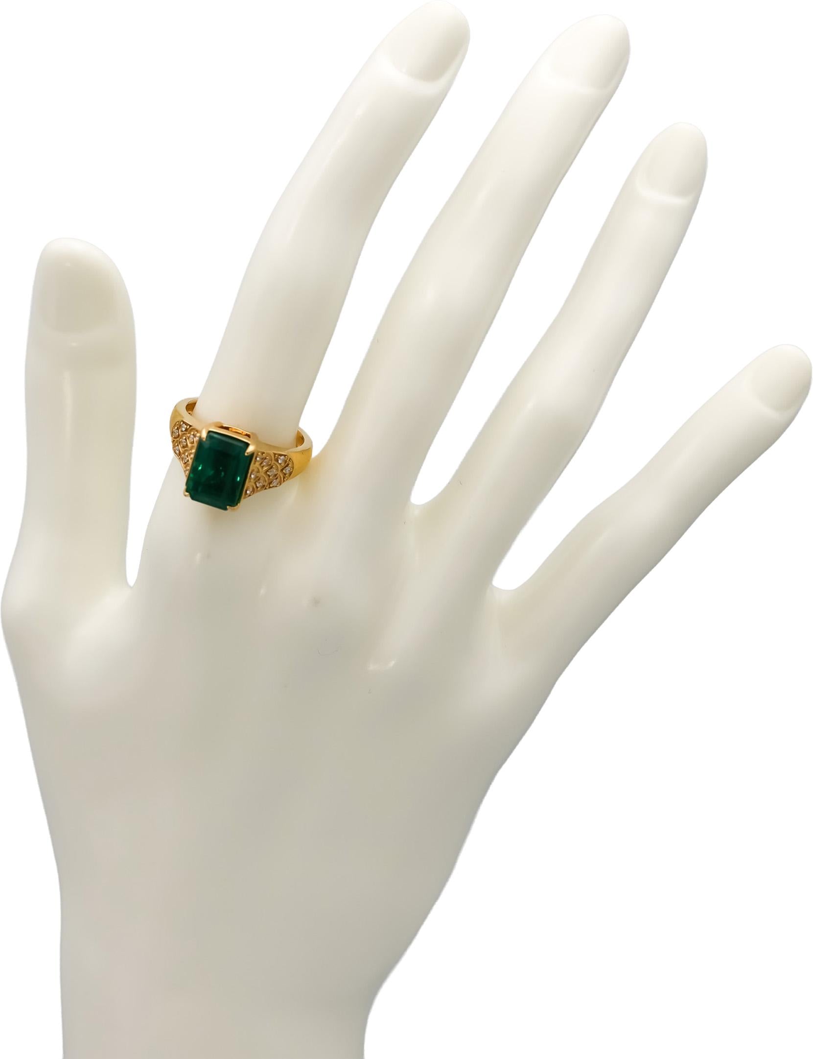 GIA Certified 18k Yellow Gold Emerald and Diamond Cocktail Ring 5.10CT Size 7.25