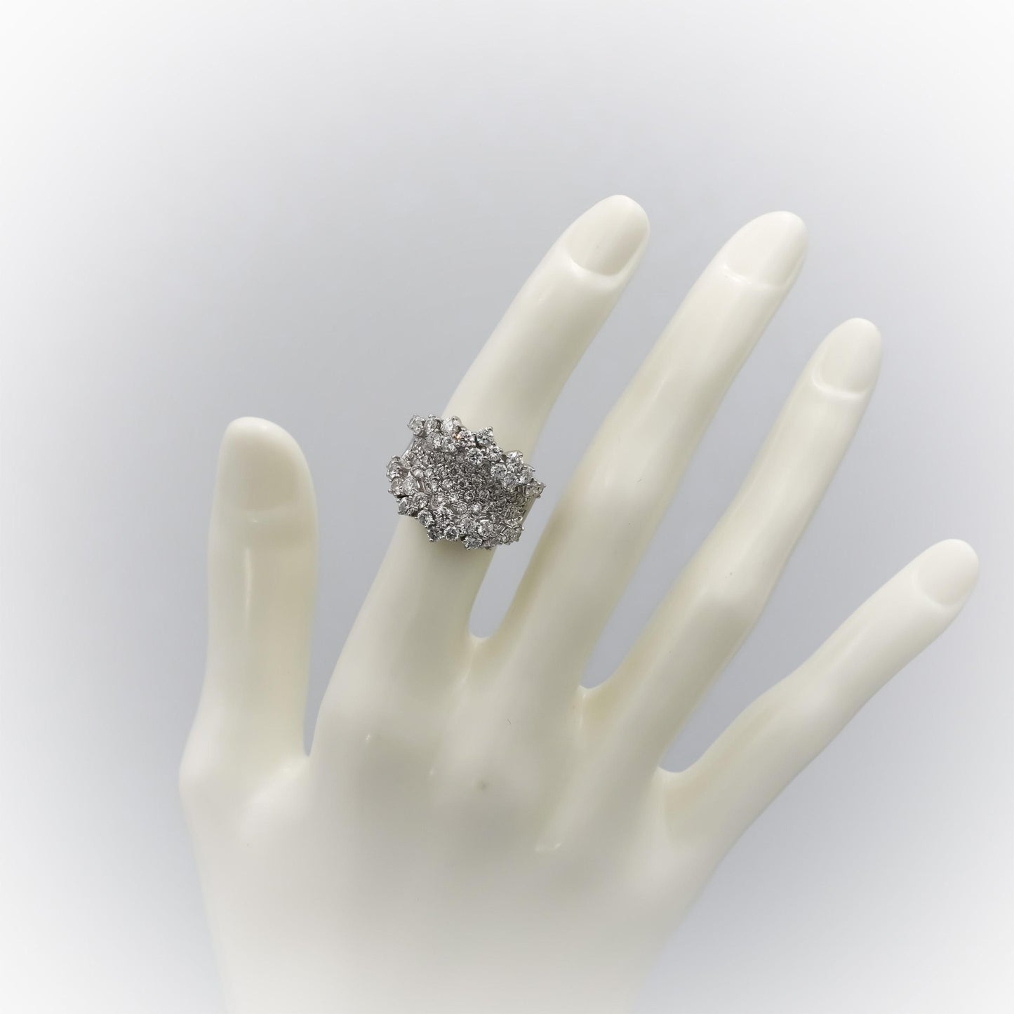 SONIA B. 18k White Gold Round Diamond Cluster Cocktail Ring 1.90CT Size 5.25