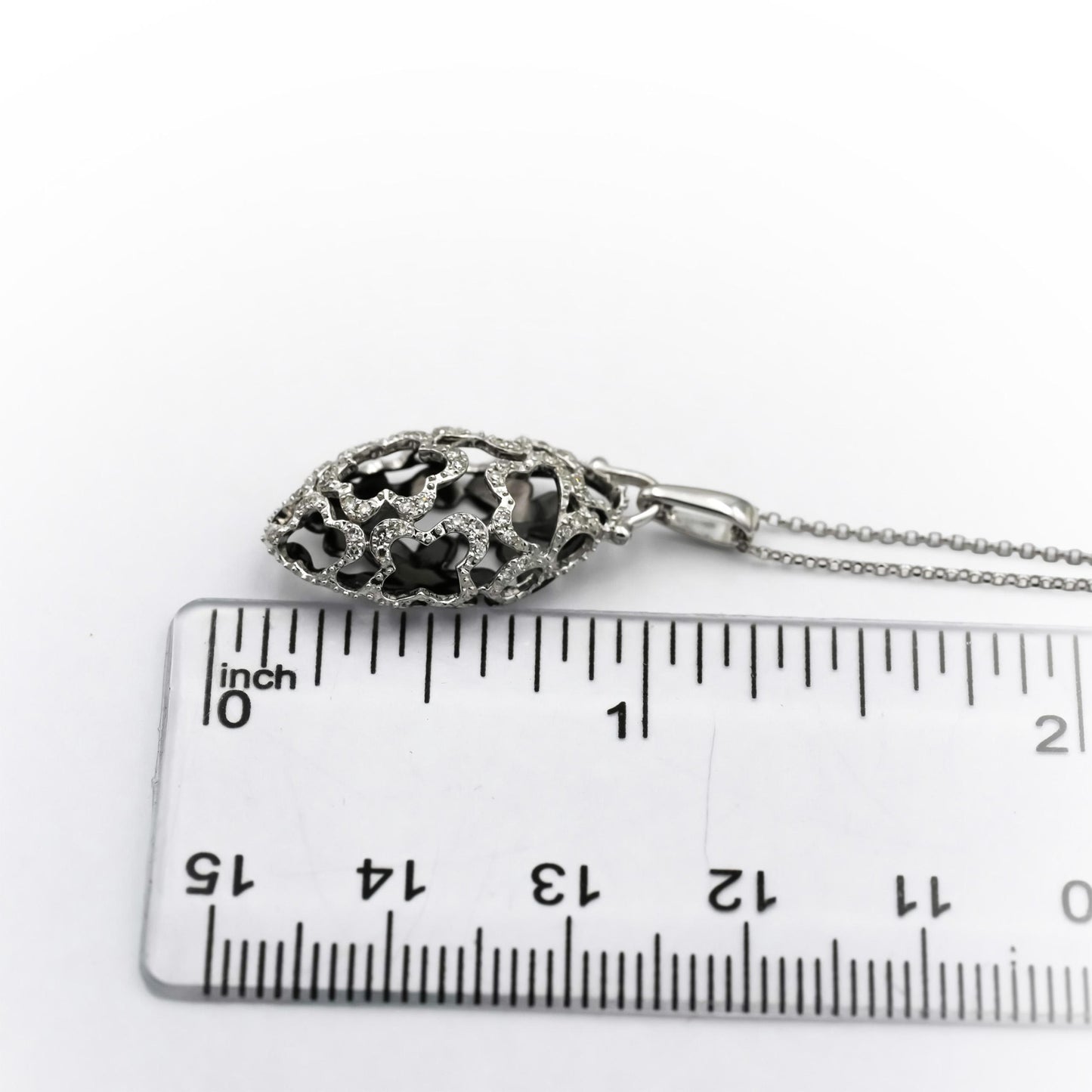 14k White Gold Diamond Filigree Clover Dome Pendant Necklace 0.25CT