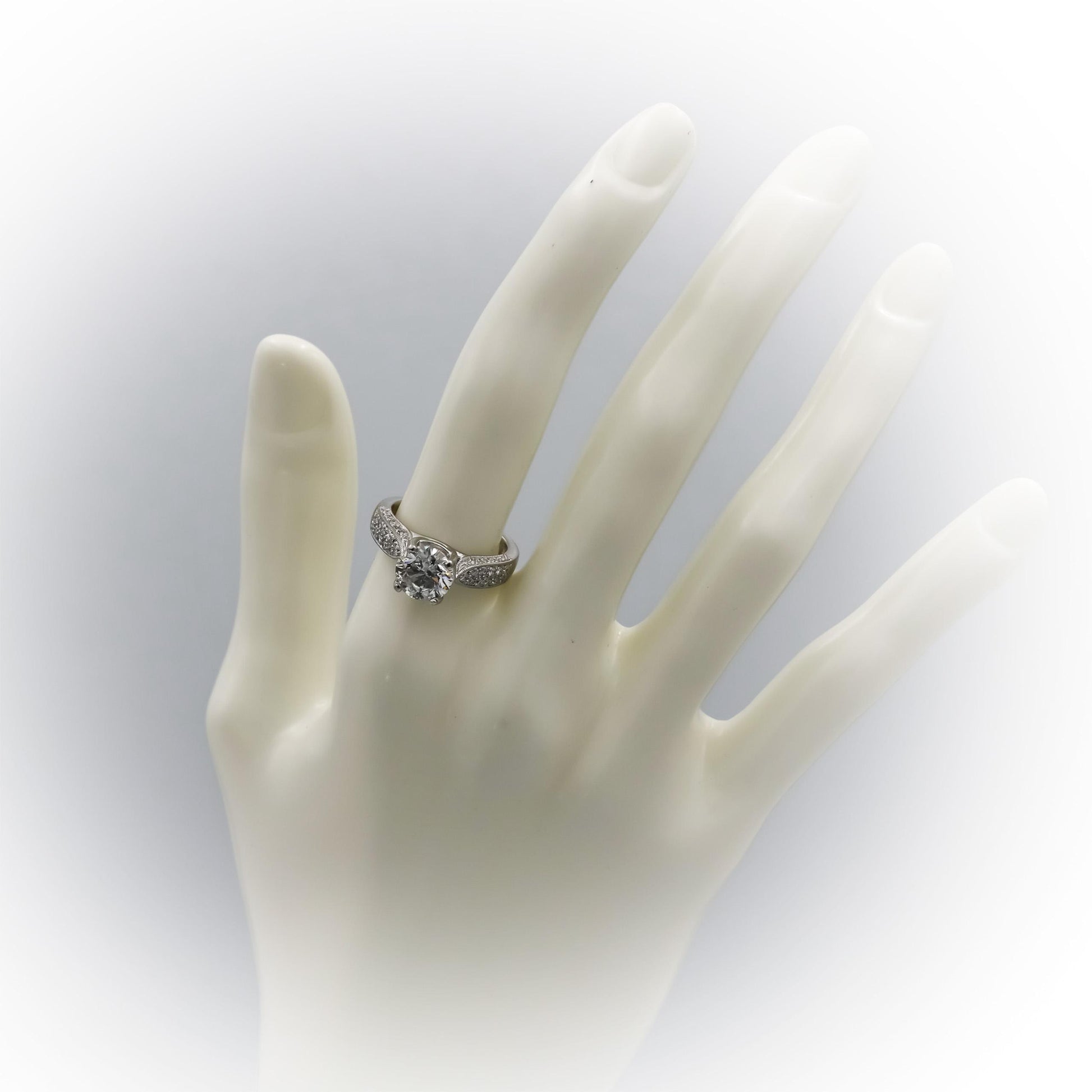 Platinum VS Round Diamond Engagement Ring 2.37CT w/ 2.02CT Center Size 6.25
