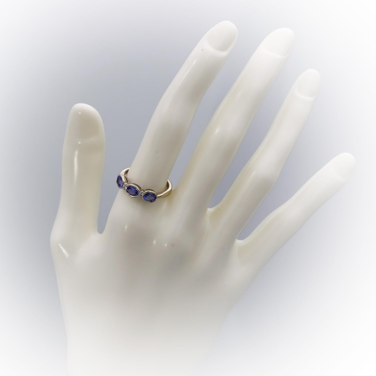 14k White Gold Oval Cut Tanzanite Band Ring 1.25CT Size 7.25 w/ Diamond Accents