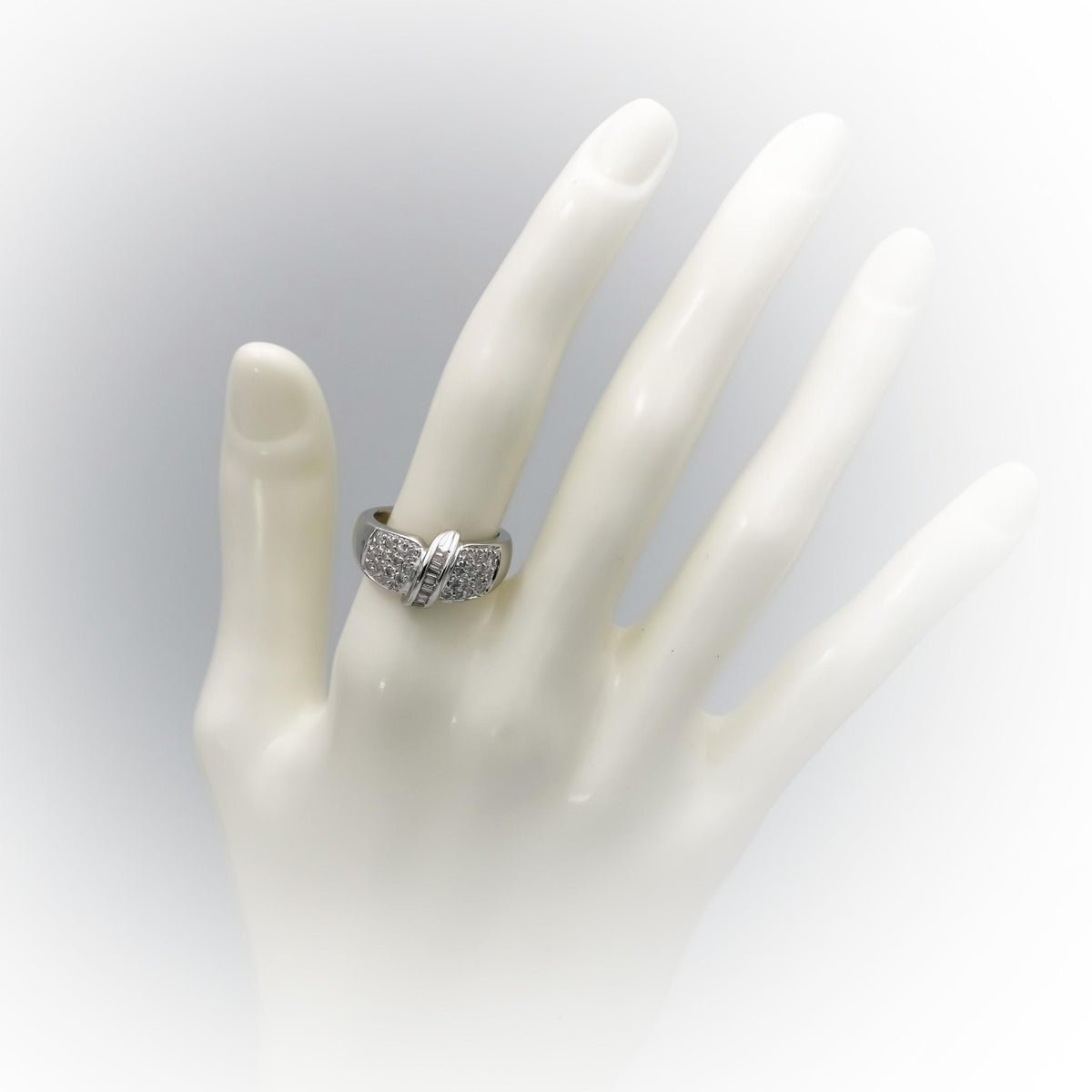 14k White Gold Round and Baguette Pave Diamond Ring 0.50CT Size 6.25