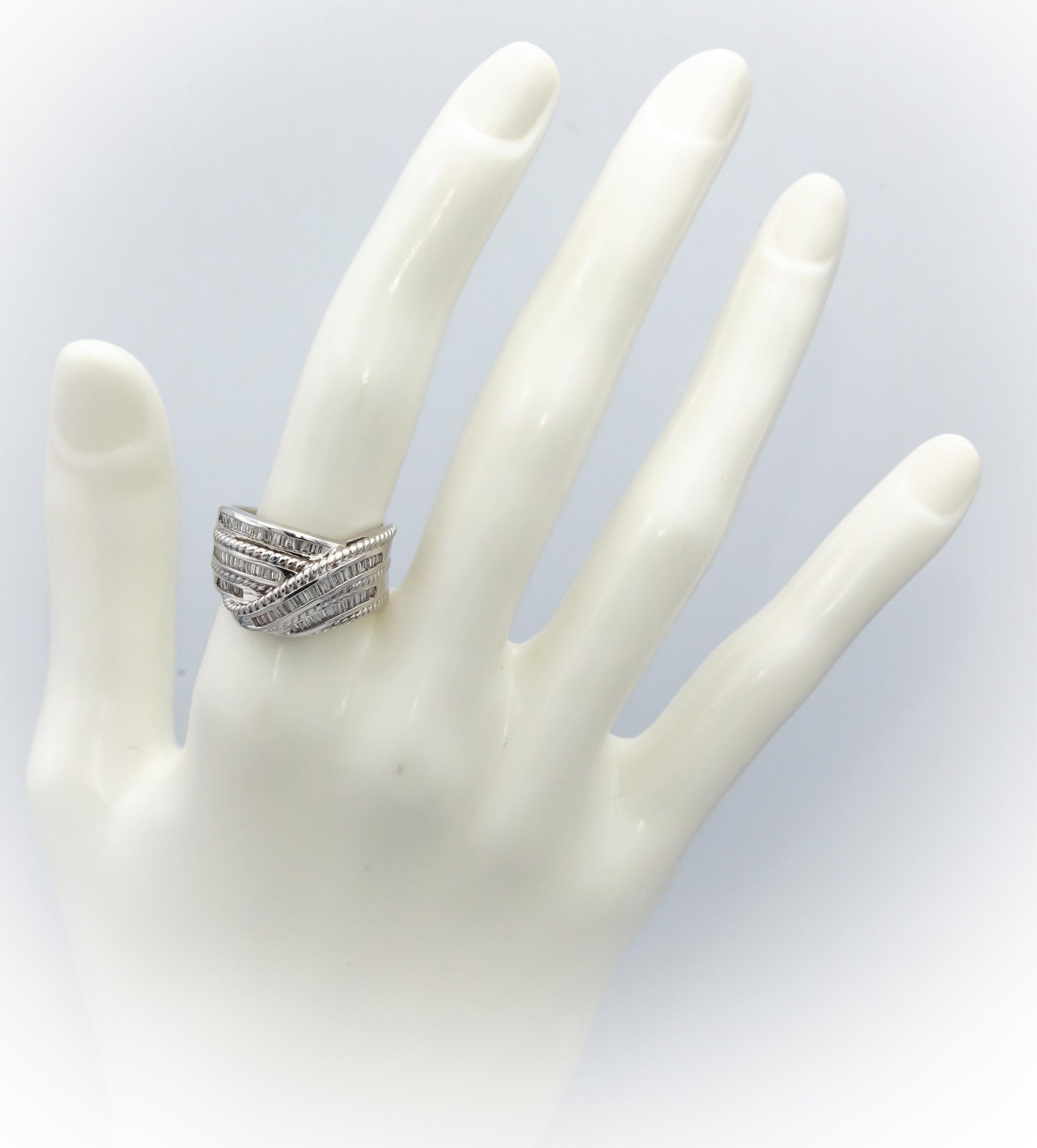 14k White Gold Round and Baguette Cut Diamond Crossover Ring 0.50CT Size 7